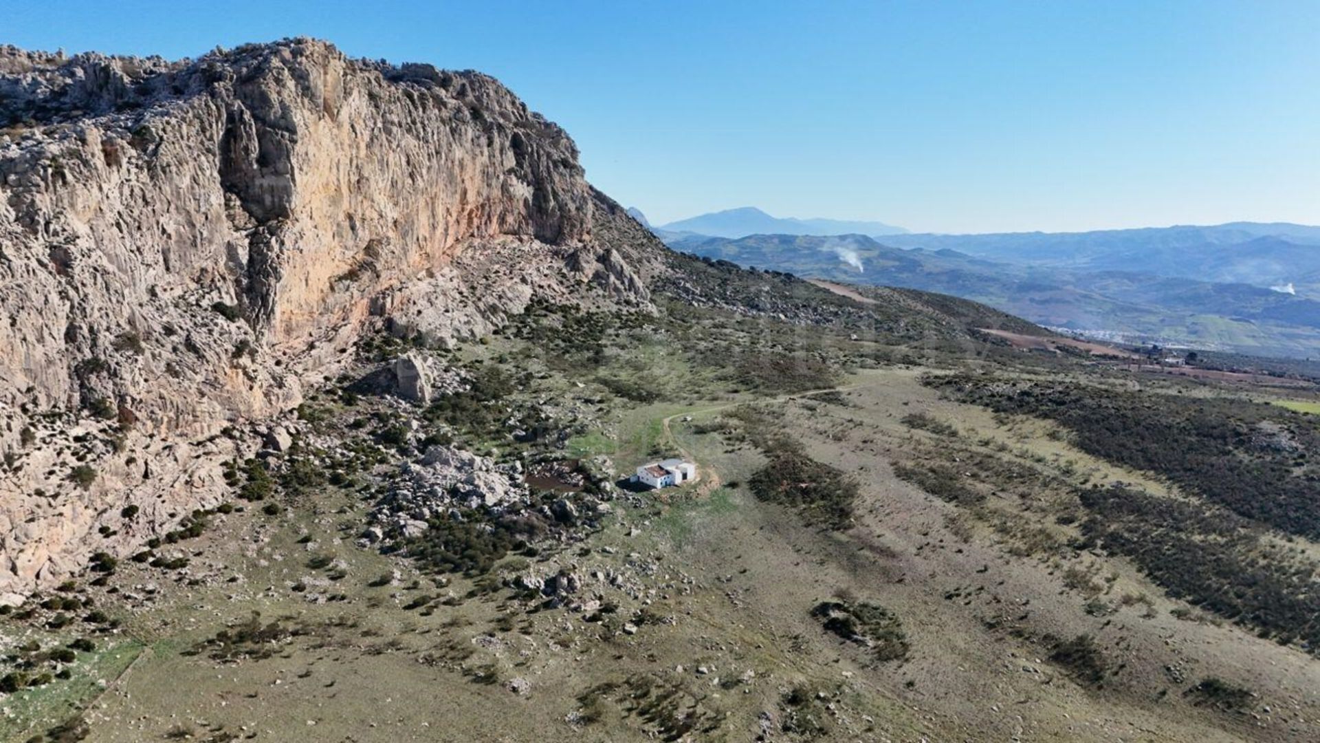 Cortijo en Villanueva de la Concepción