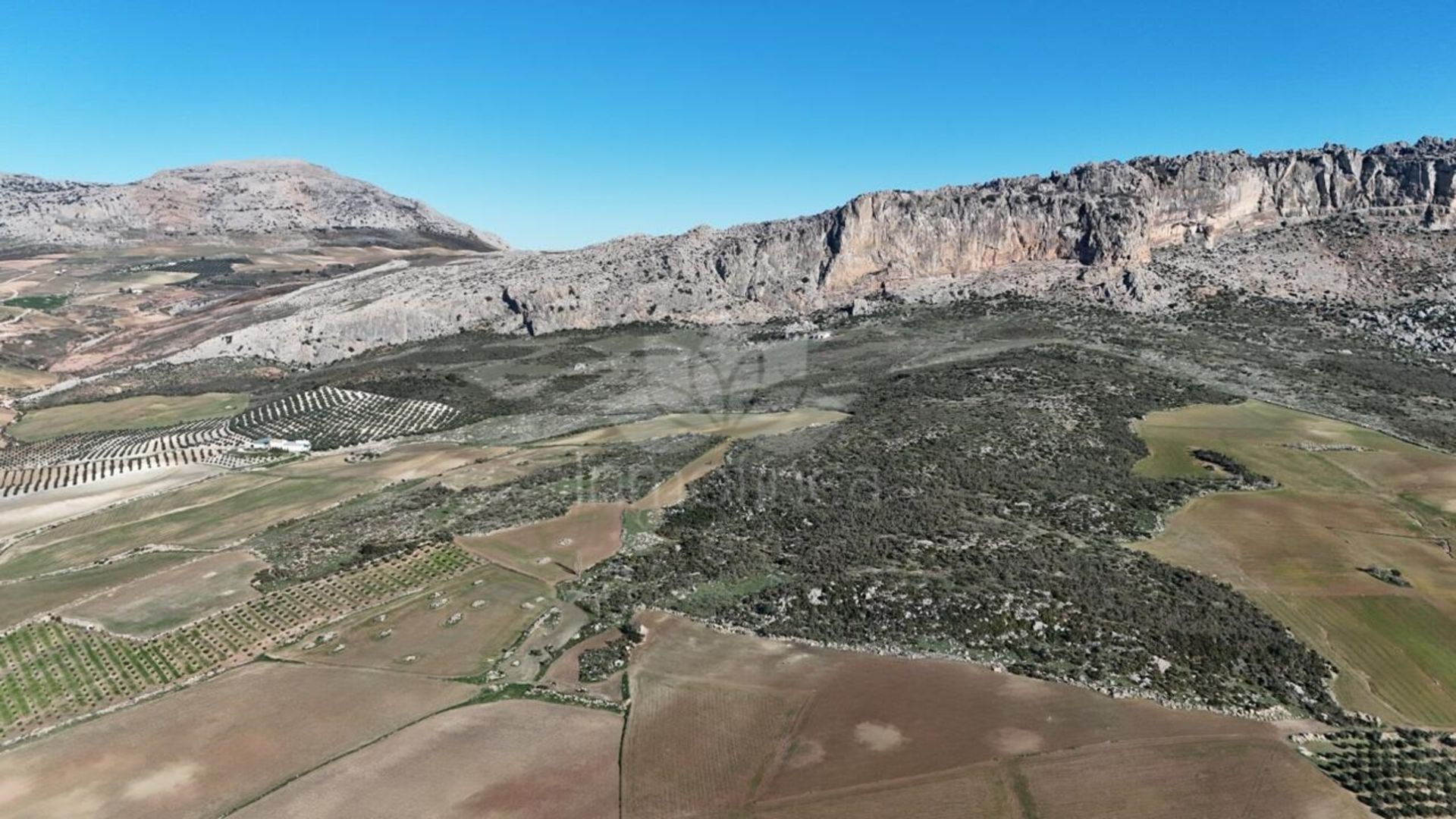 Cortijo en Villanueva de la Concepción