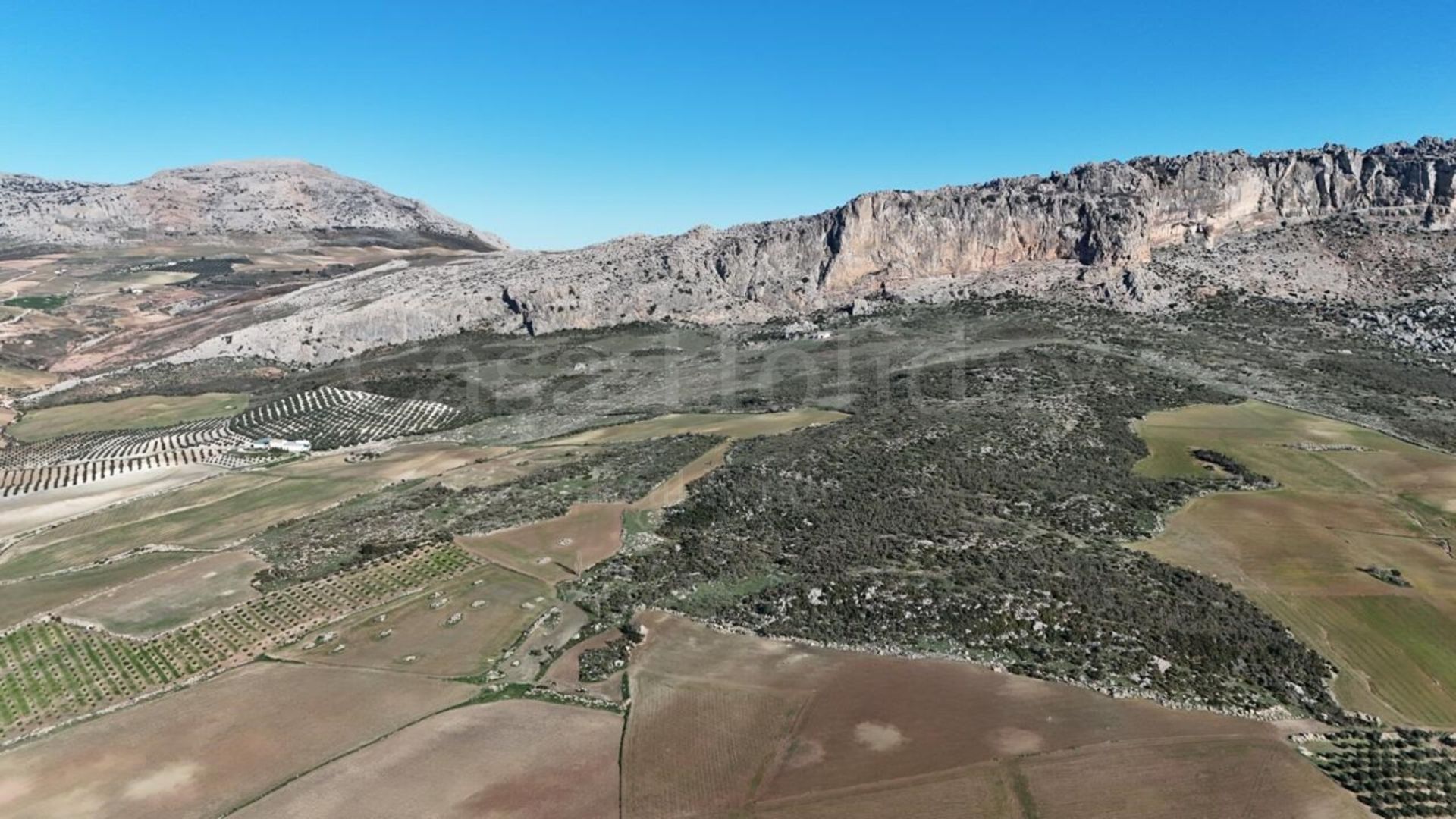 Cortijo en Villanueva de la Concepción