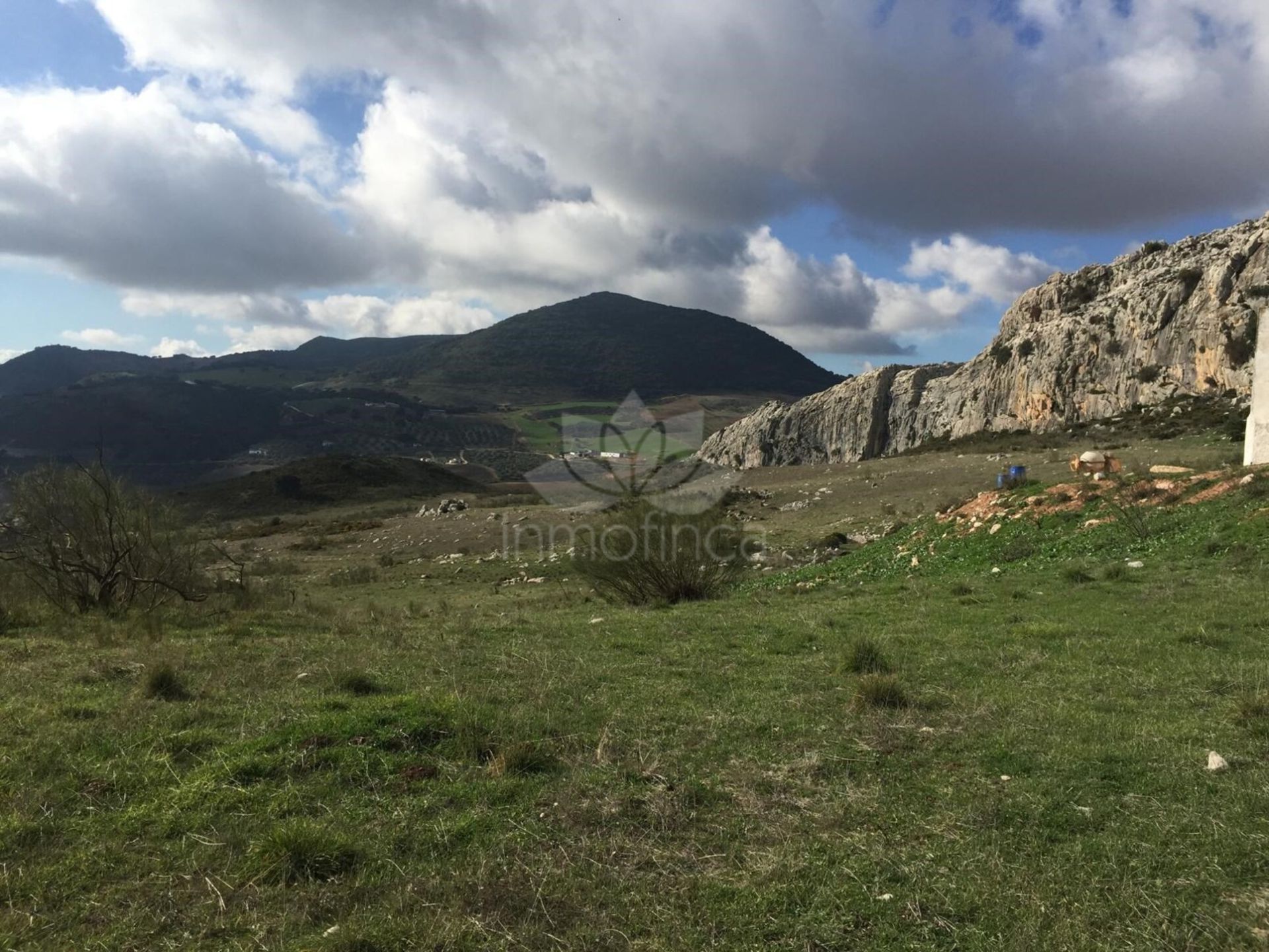 Cortijo en Villanueva de la Concepción