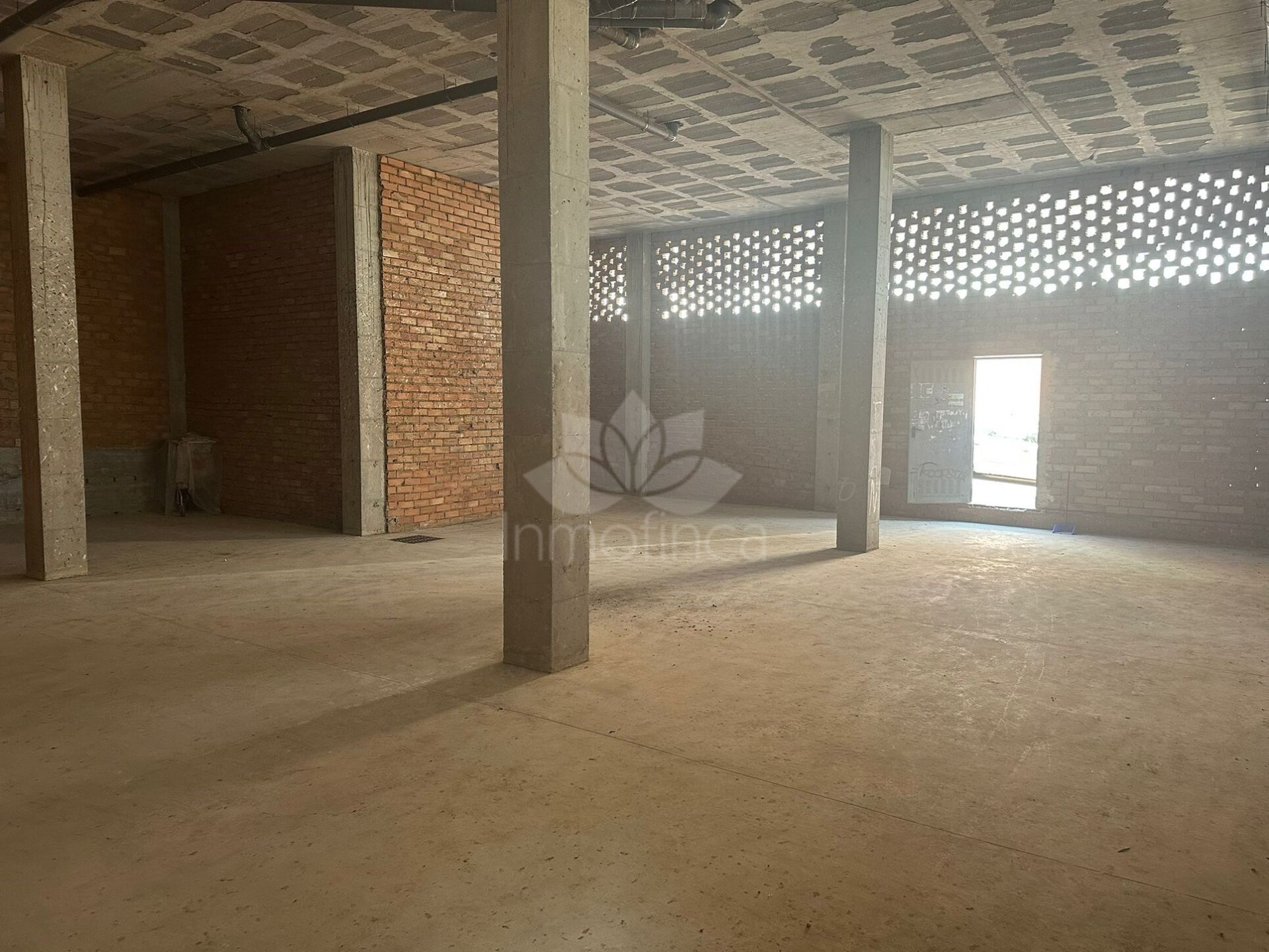 Local Comercial en Alhaurin de la Torre