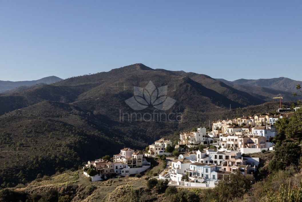 Town House in Benahavis