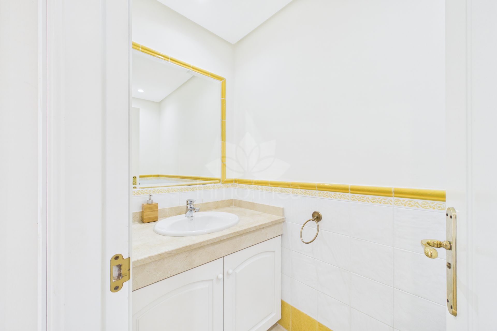 Flat in Alcaidesa Costa, Alcaidesa
