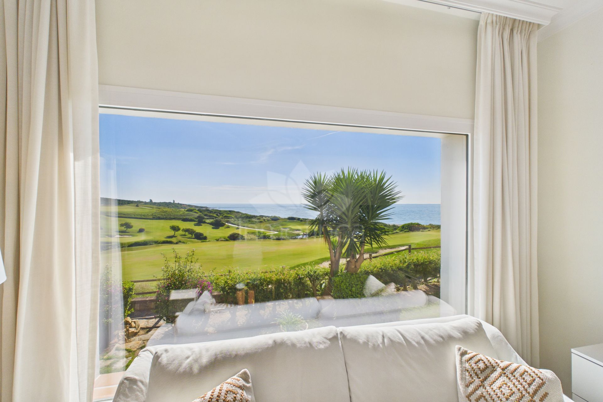 Flat in Alcaidesa Costa, Alcaidesa