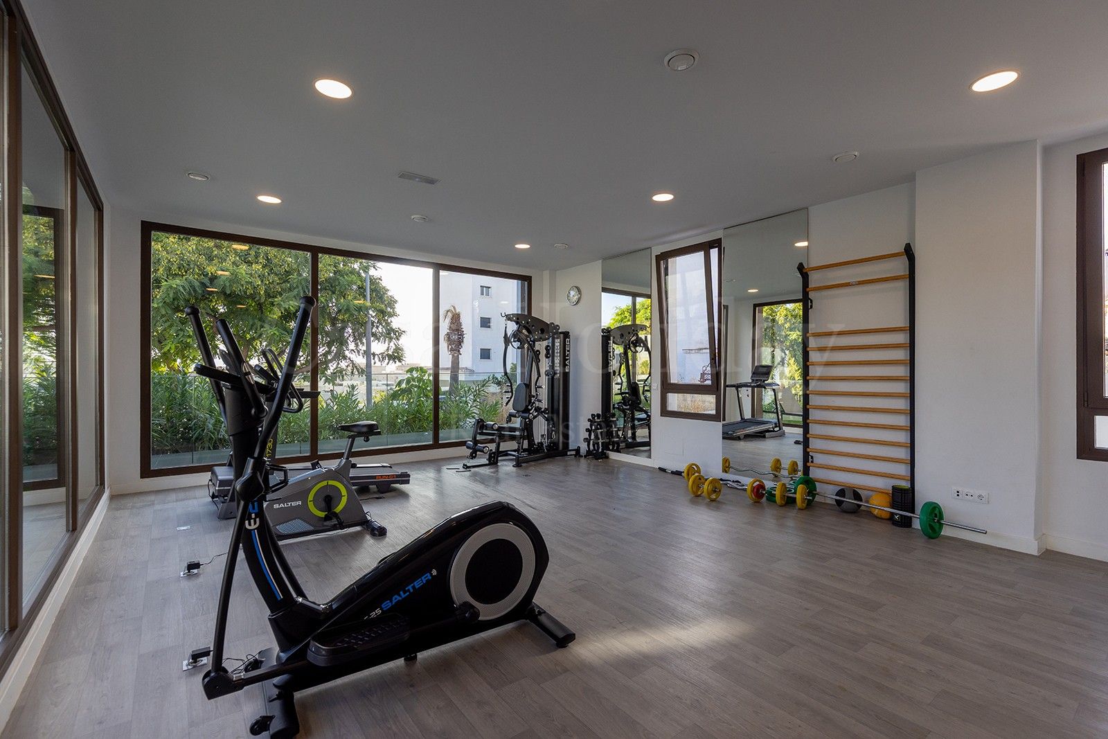 Apartamento en Las Mesas, Estepona