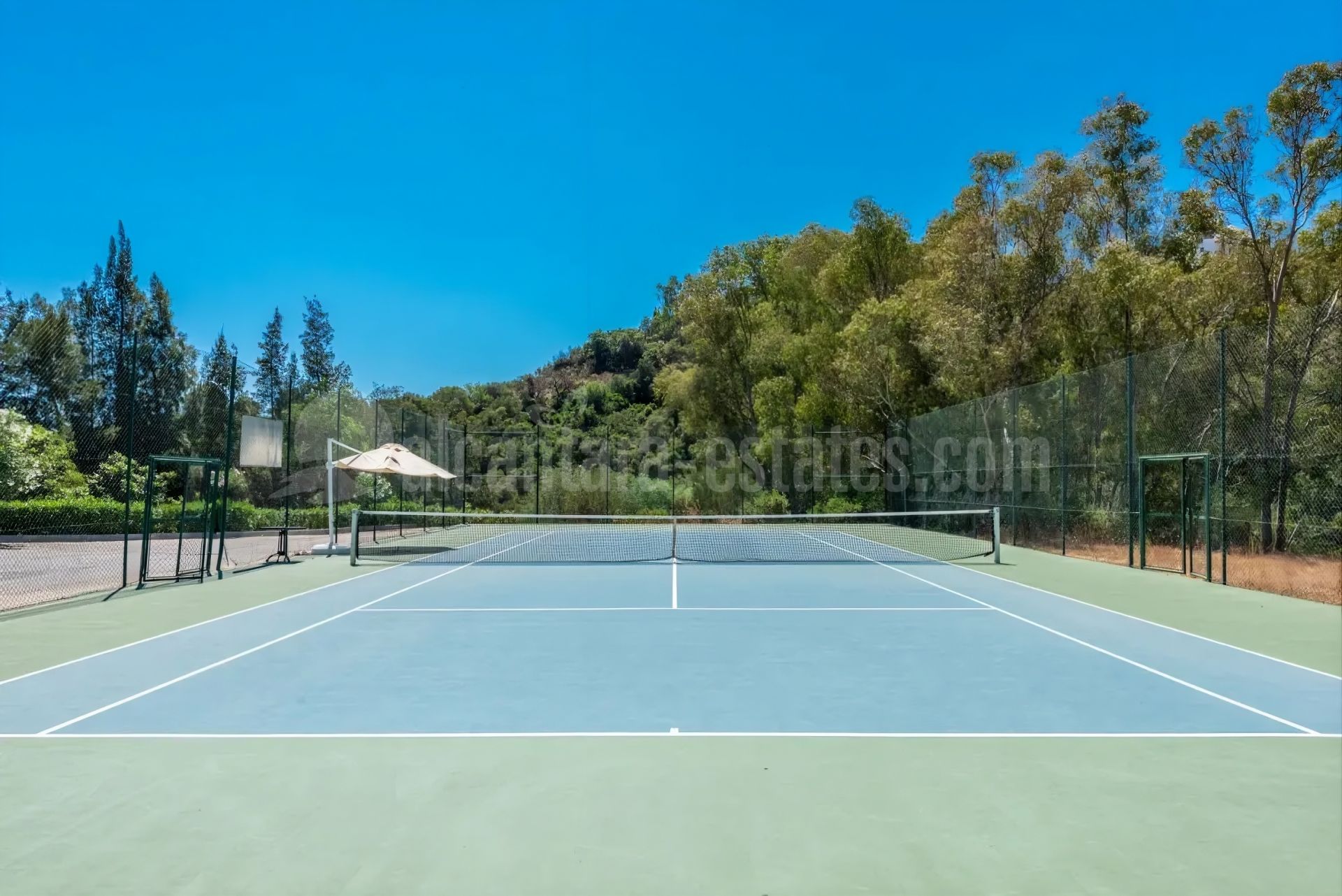 Apartment in Benahavis