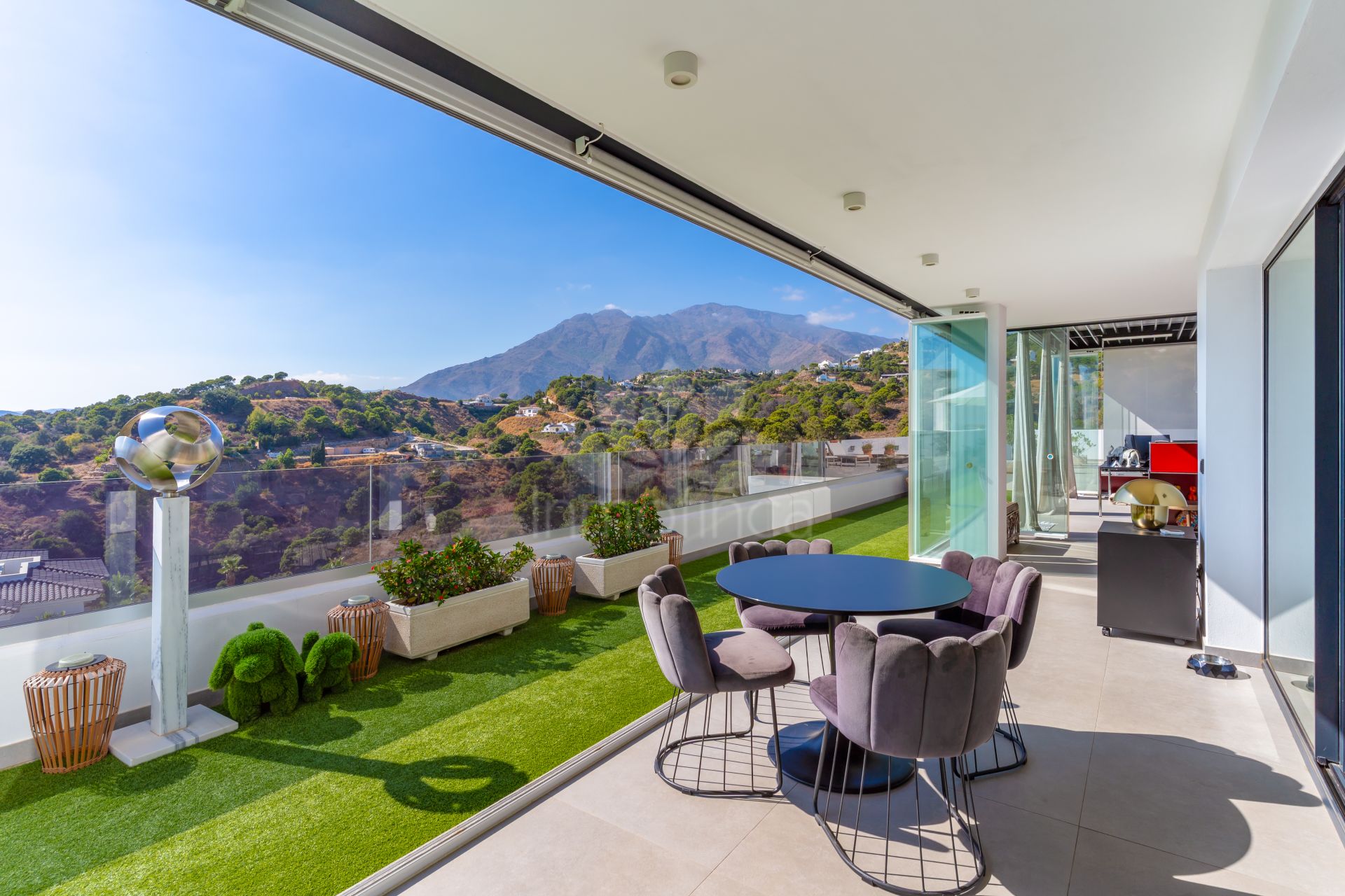 Penthouse in Mirador de Estepona Hills, Estepona