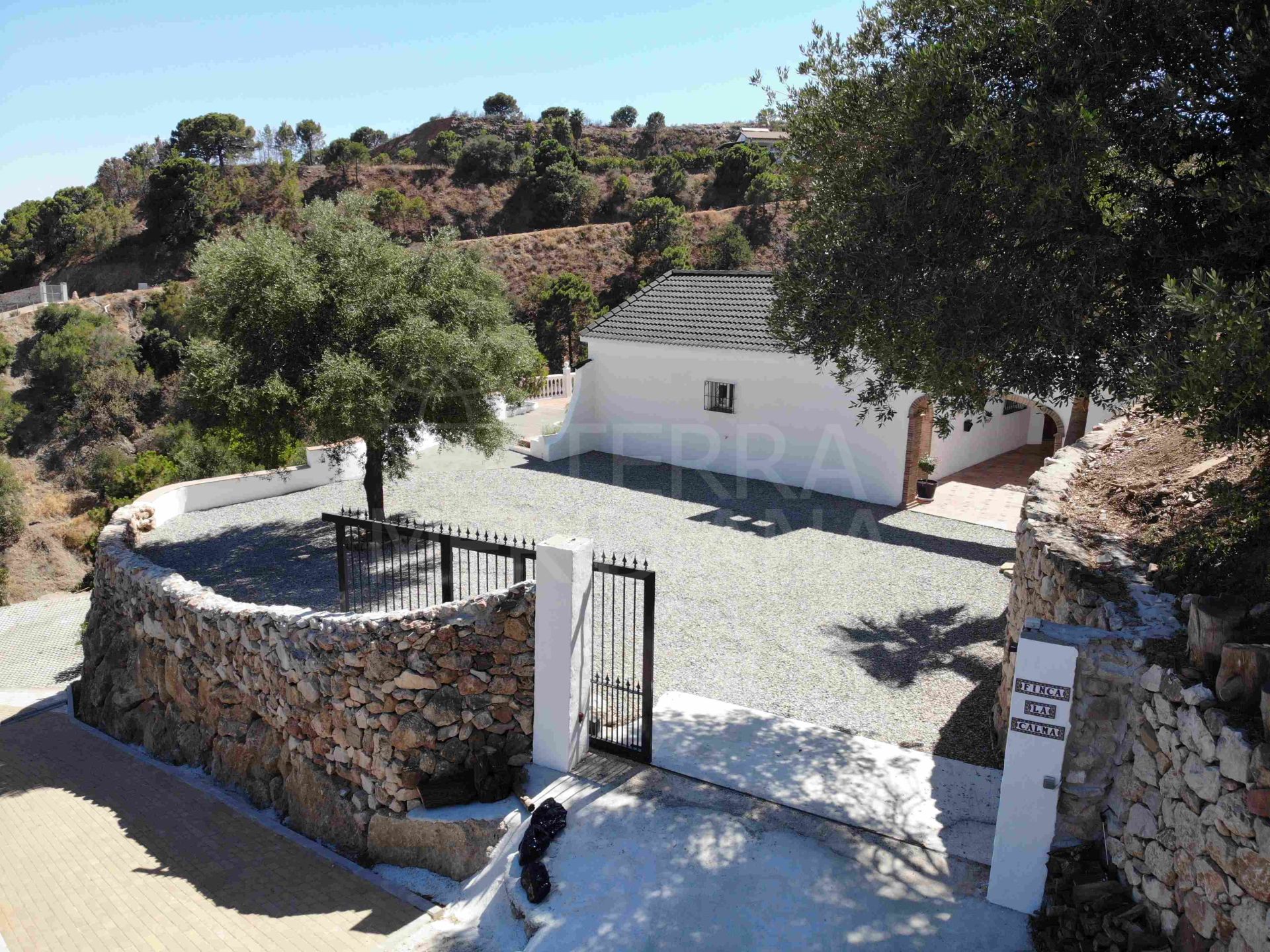 Finca in Altos de Estepona, Estepona