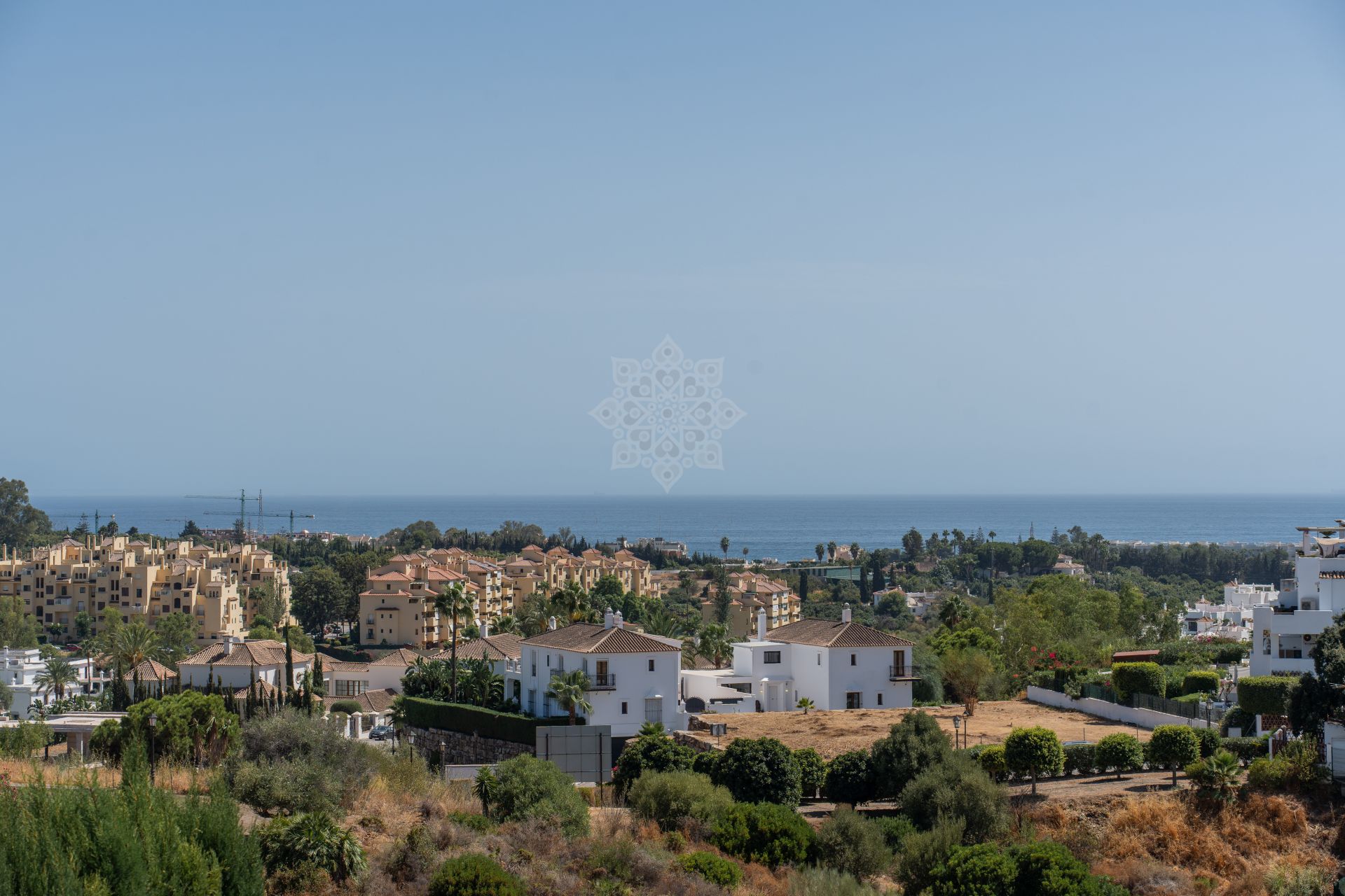 Villa in La Resina Golf, Estepona