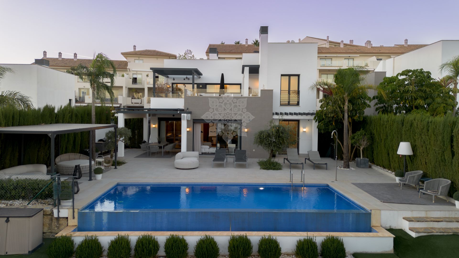 Villa in La Resina Golf, Estepona