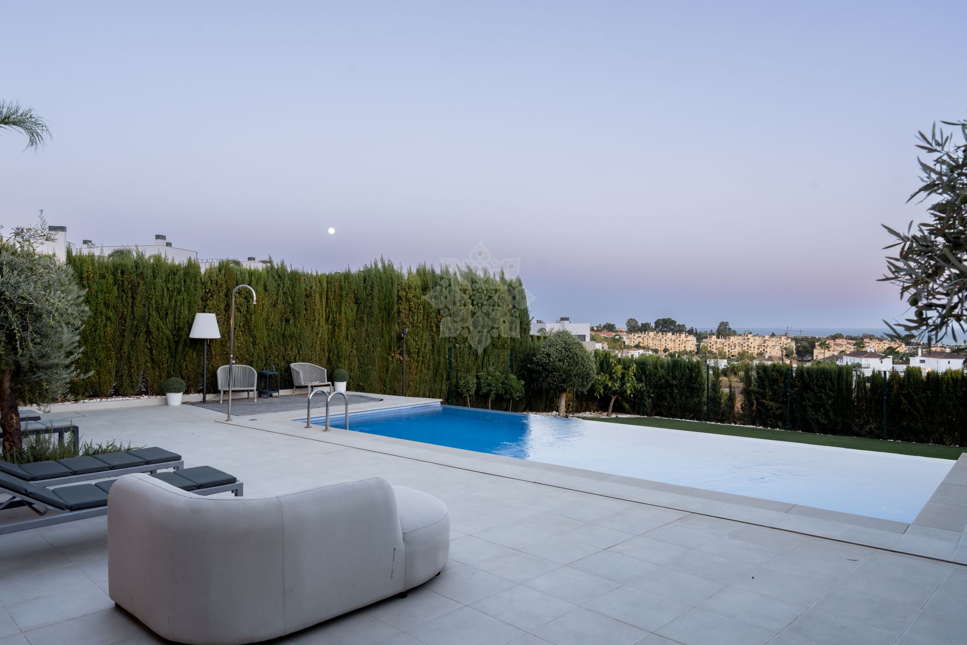 Villa in La Resina Golf, Estepona