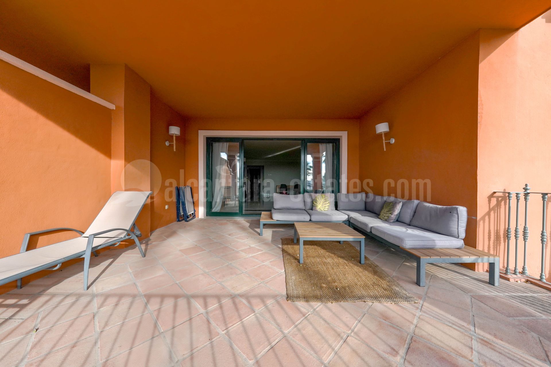 Apartamento en Monte Halcones, Benahavis