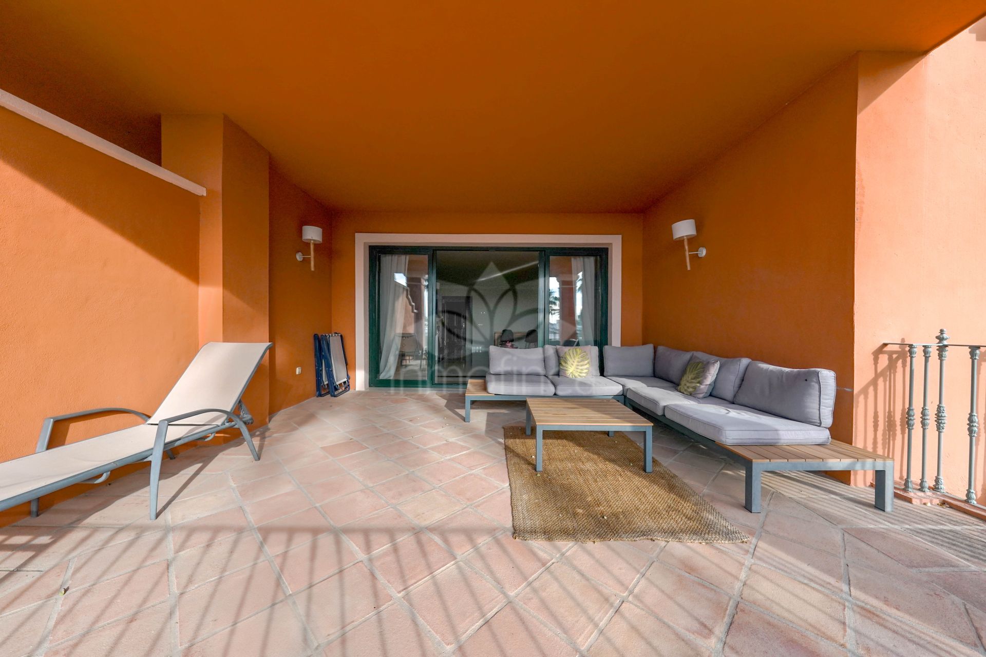 Apartamento en Monte Halcones, Benahavis