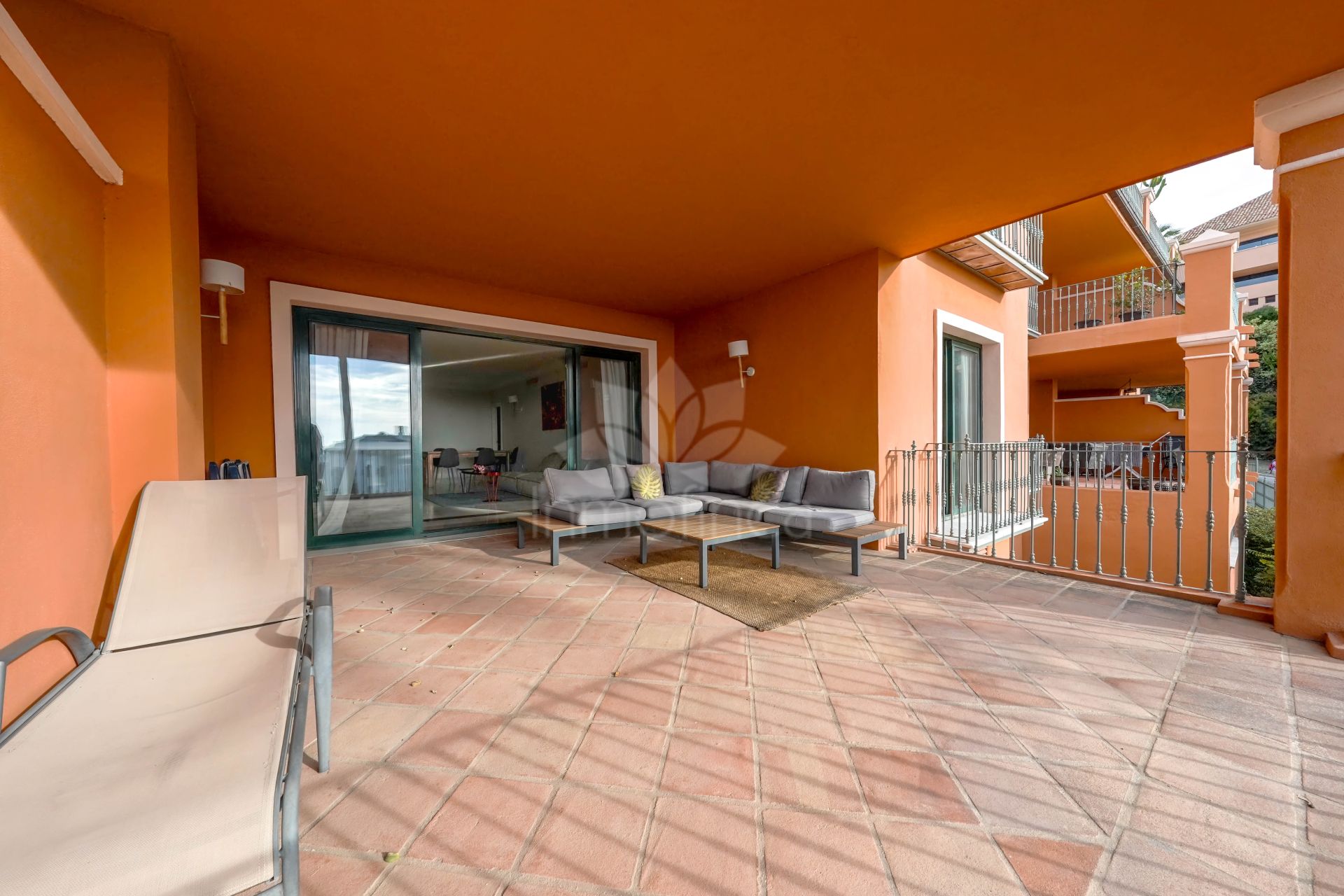 Apartamento en Monte Halcones, Benahavis