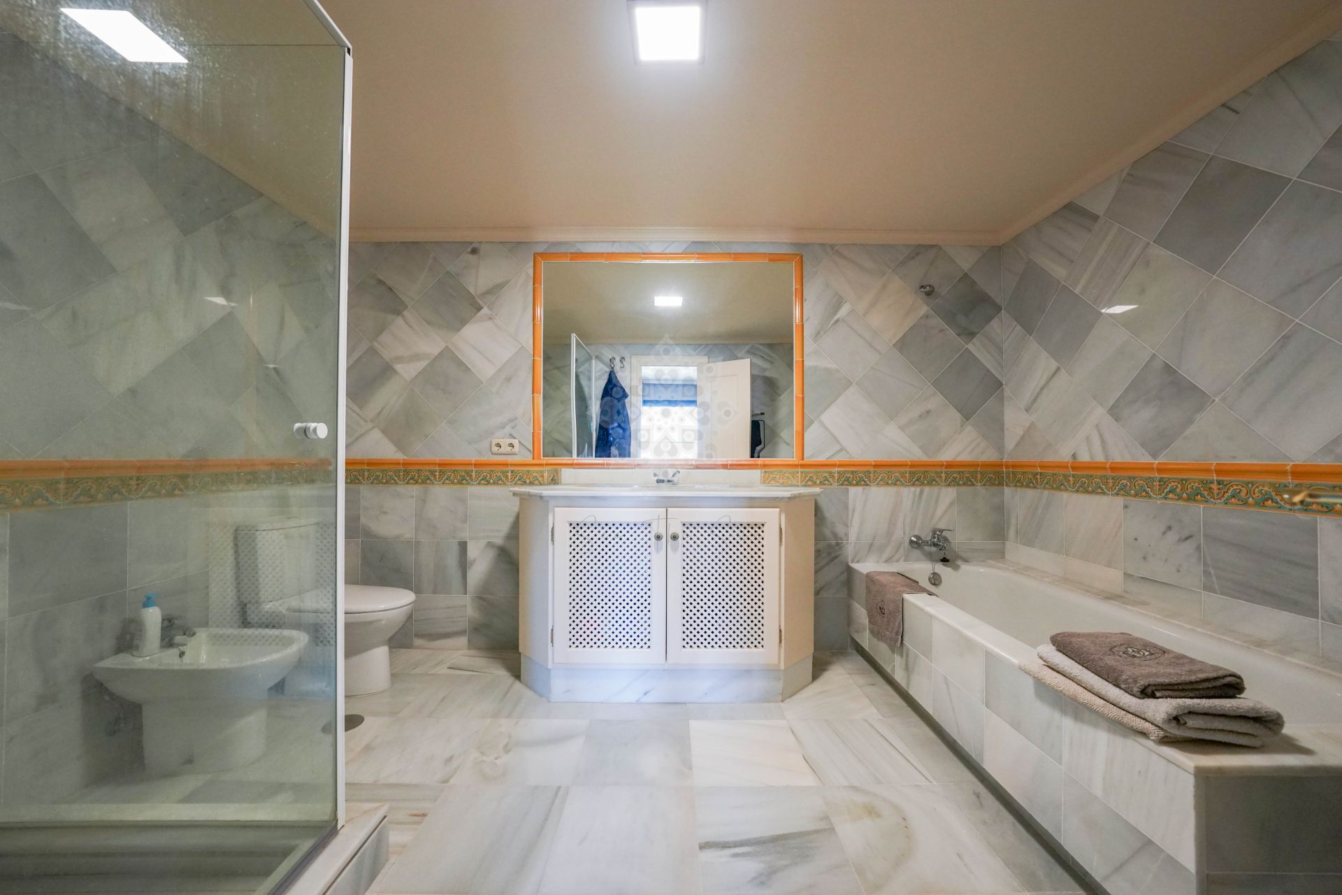 Apartment in Monte Halcones, Benahavis