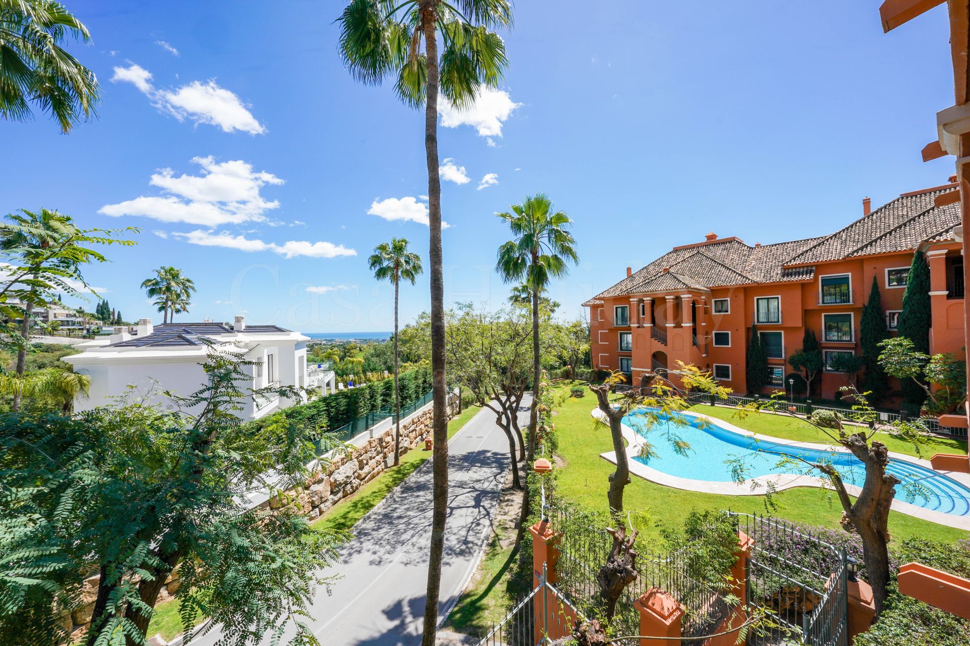 Apartment in Monte Halcones, Benahavis