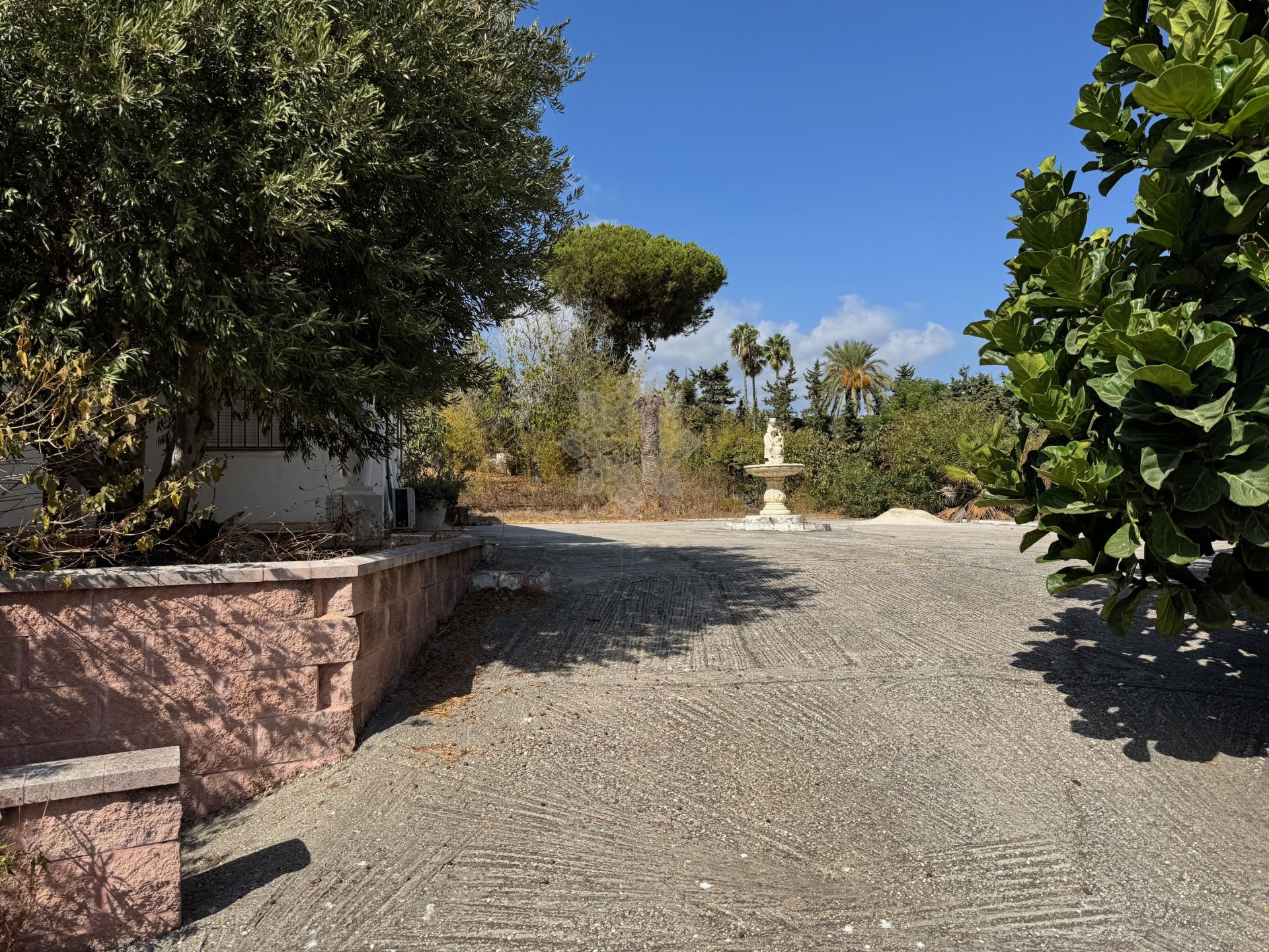 Villa in El Paraiso, Estepona