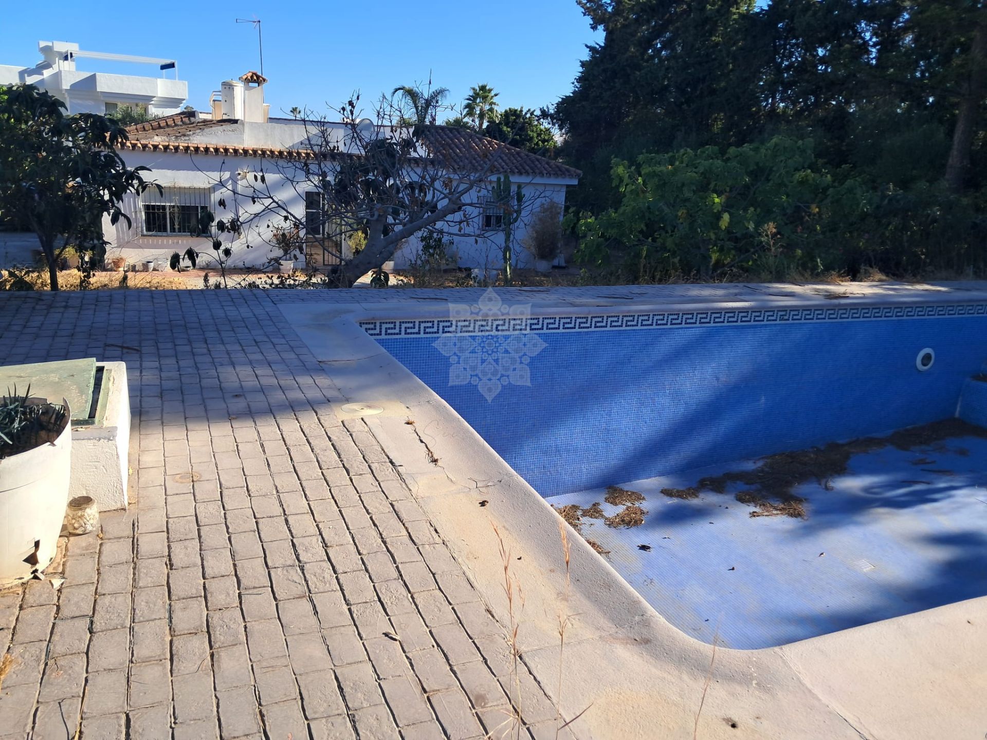 Villa in El Paraiso, Estepona