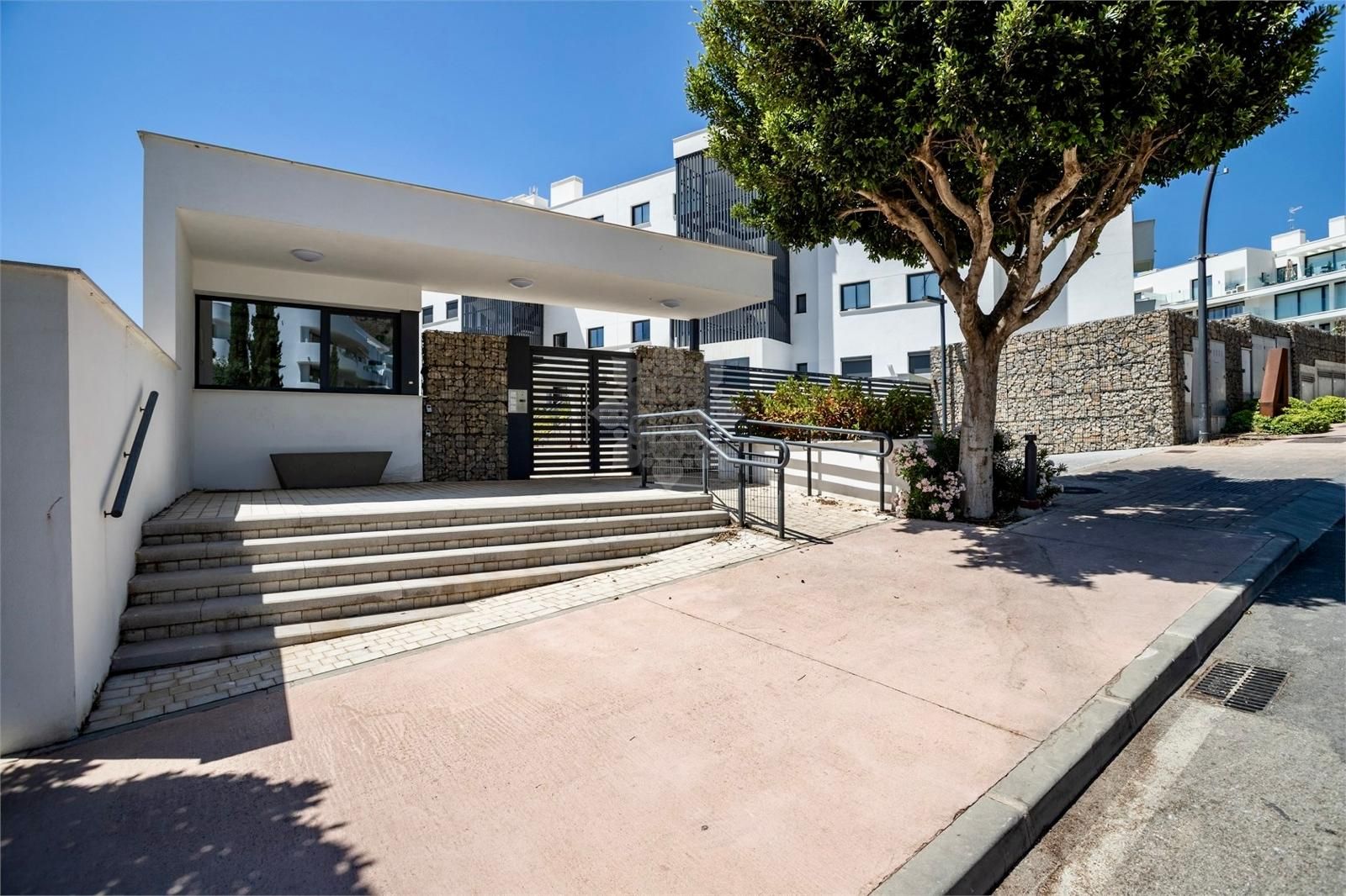 Apartment in El Higueron, Fuengirola