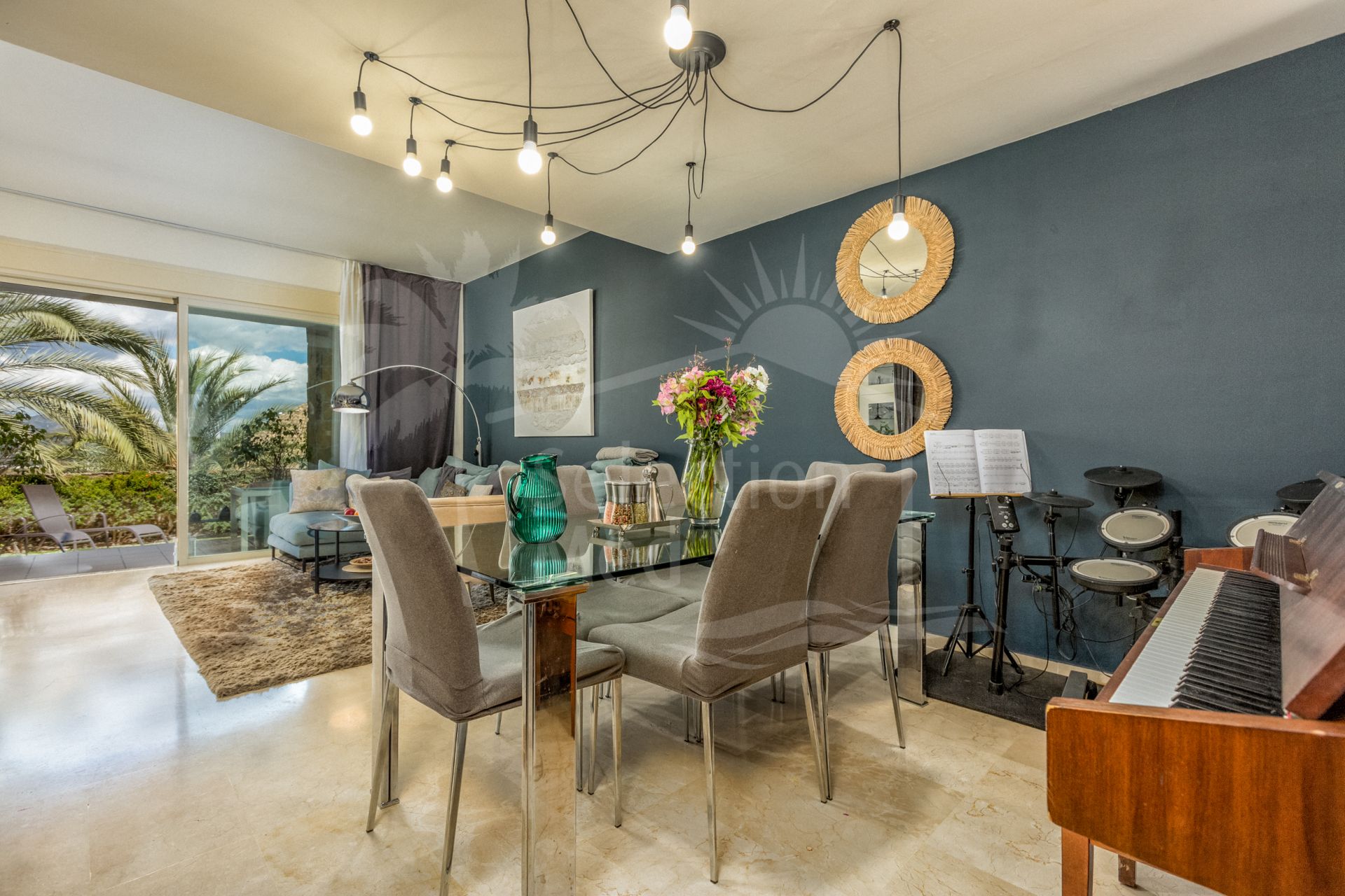 Elegante casa adosada con vistas al golf en la prestigiosa urbanización La Cala Golf, Mijas