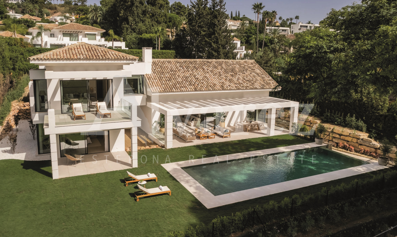 Development in Casares