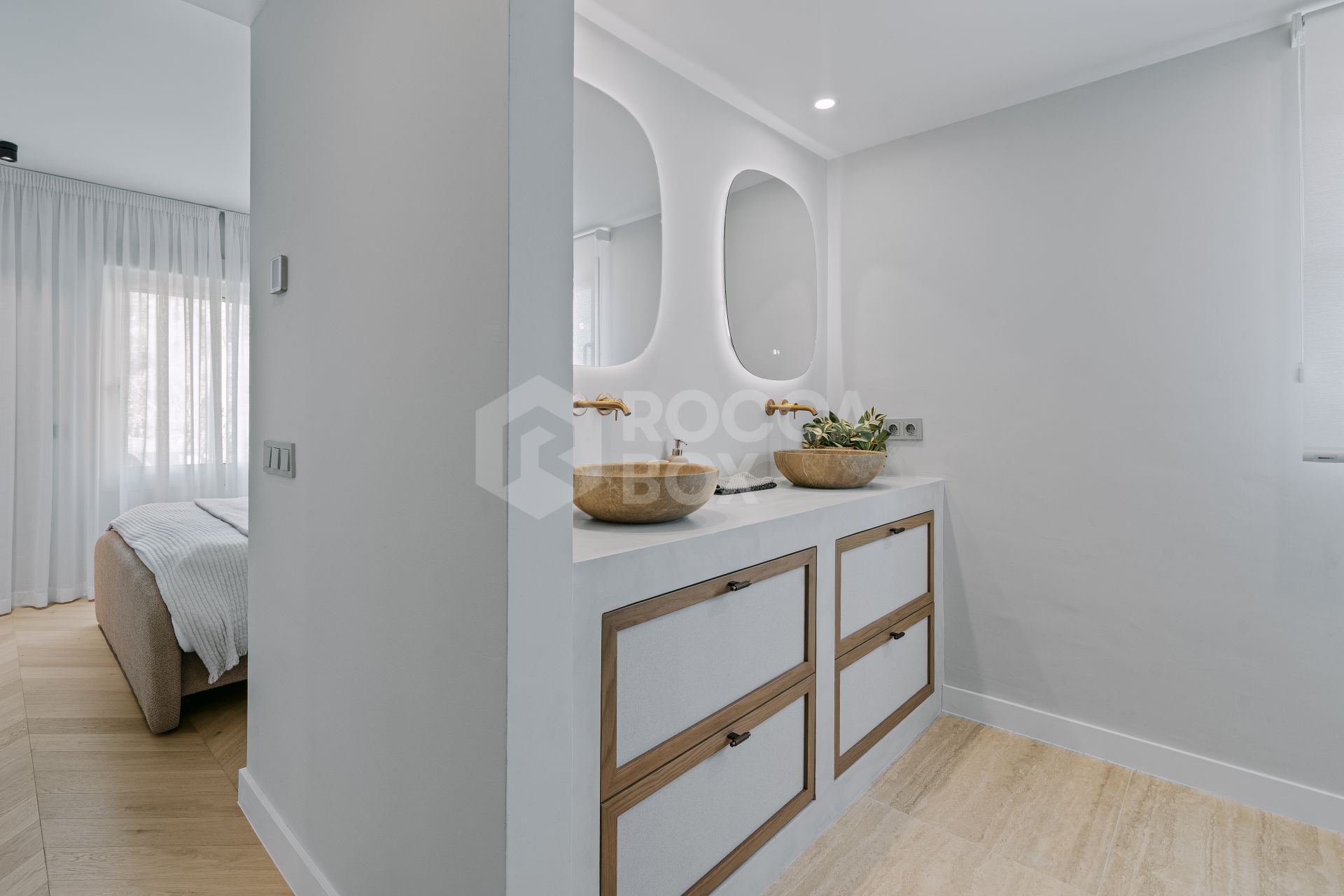 Apartment Vista Lago — Marbella Living with Panoramic Views