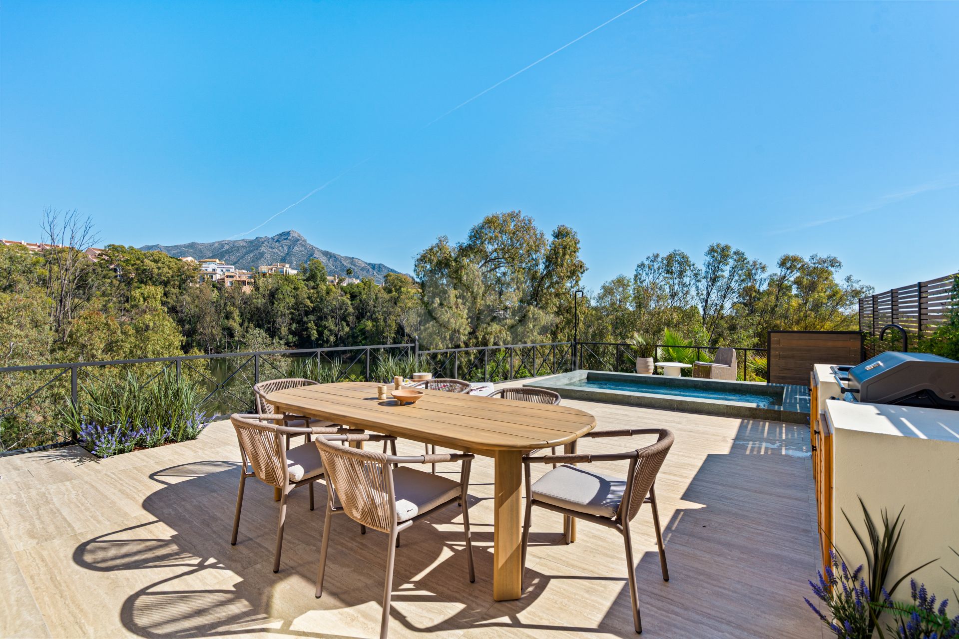 Apartamento Planta Baja en Nueva Andalucia, Marbella