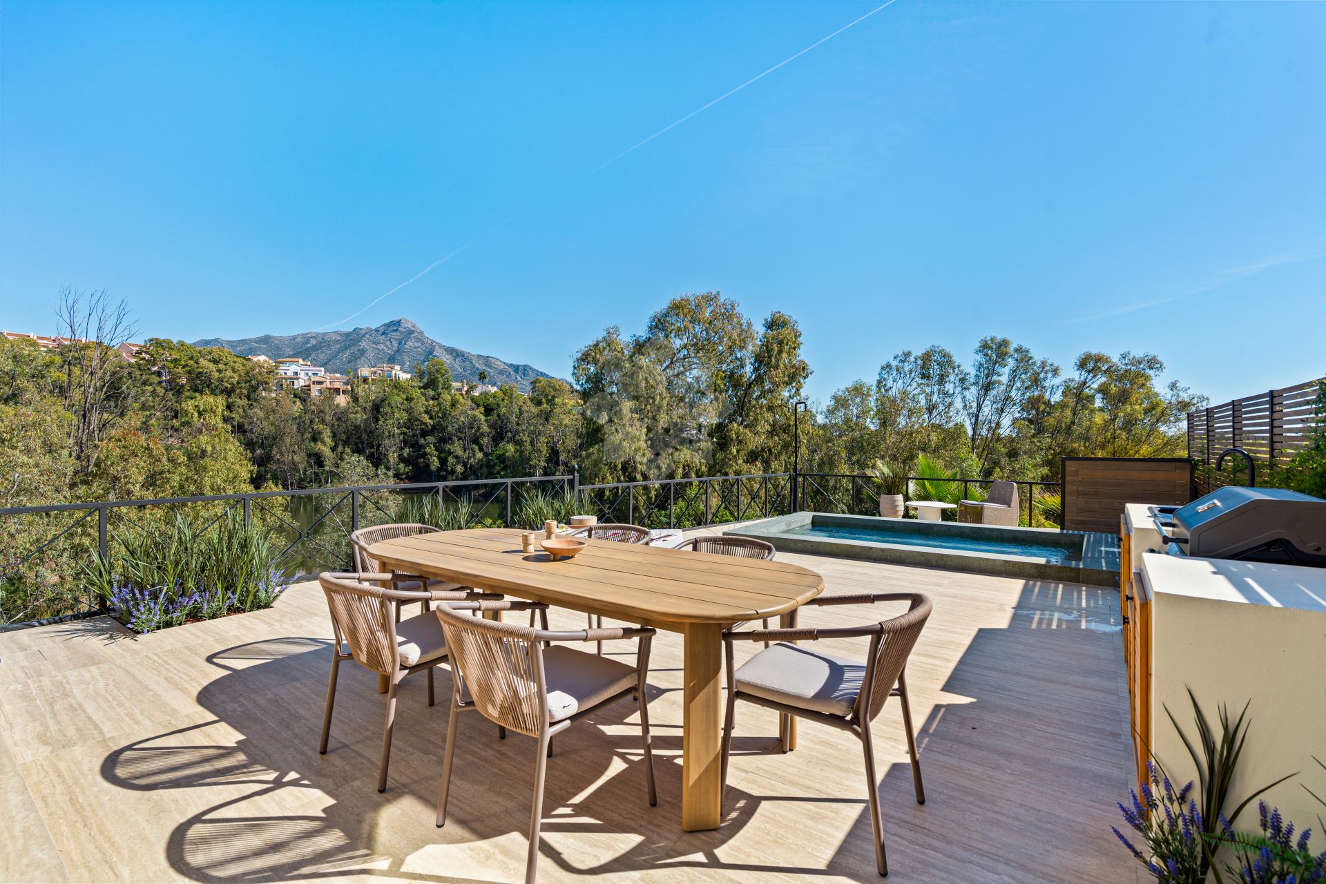 Apartamento Planta Baja en Nueva Andalucia, Marbella