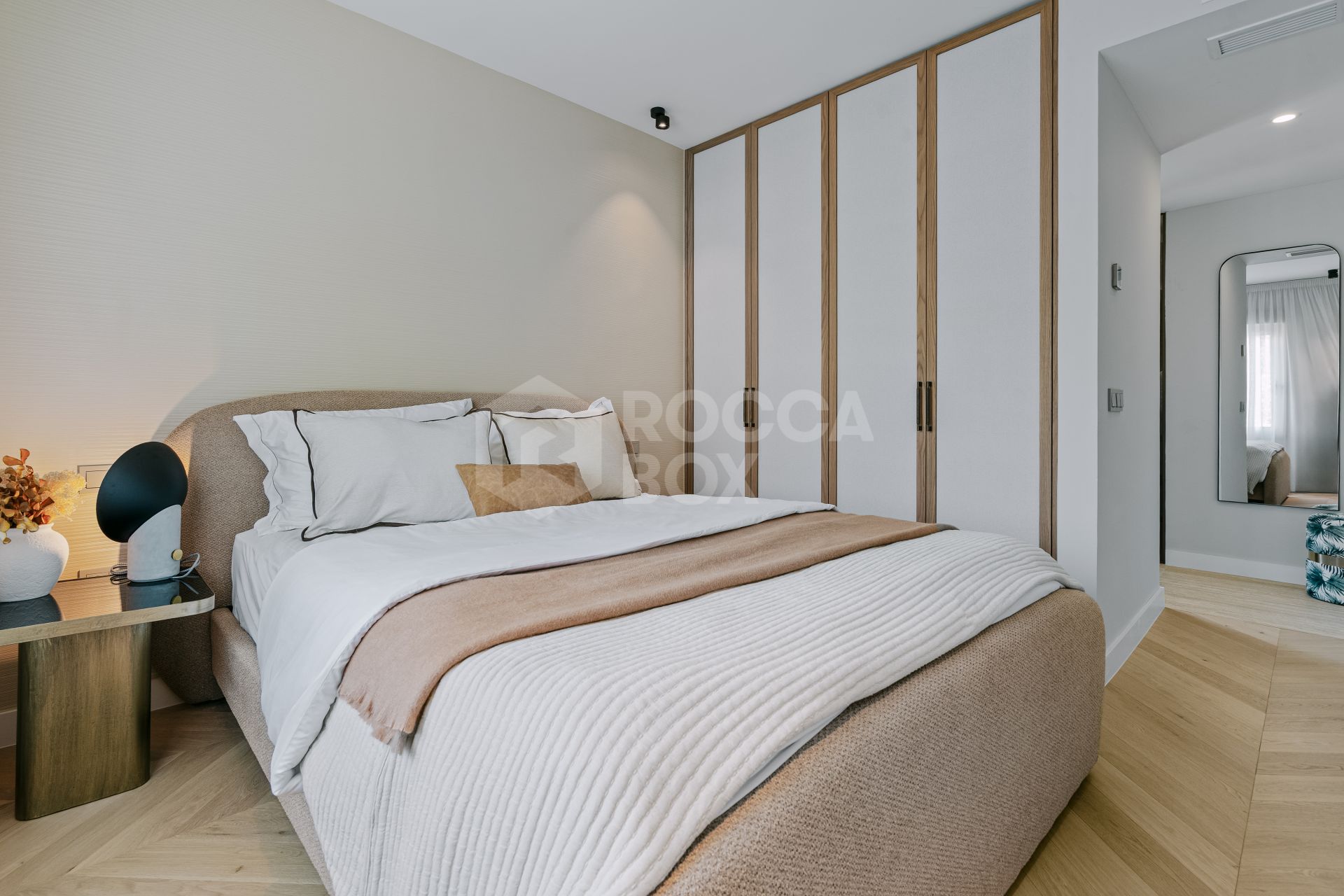 Apartment Vista Lago — Marbella Living with Panoramic Views