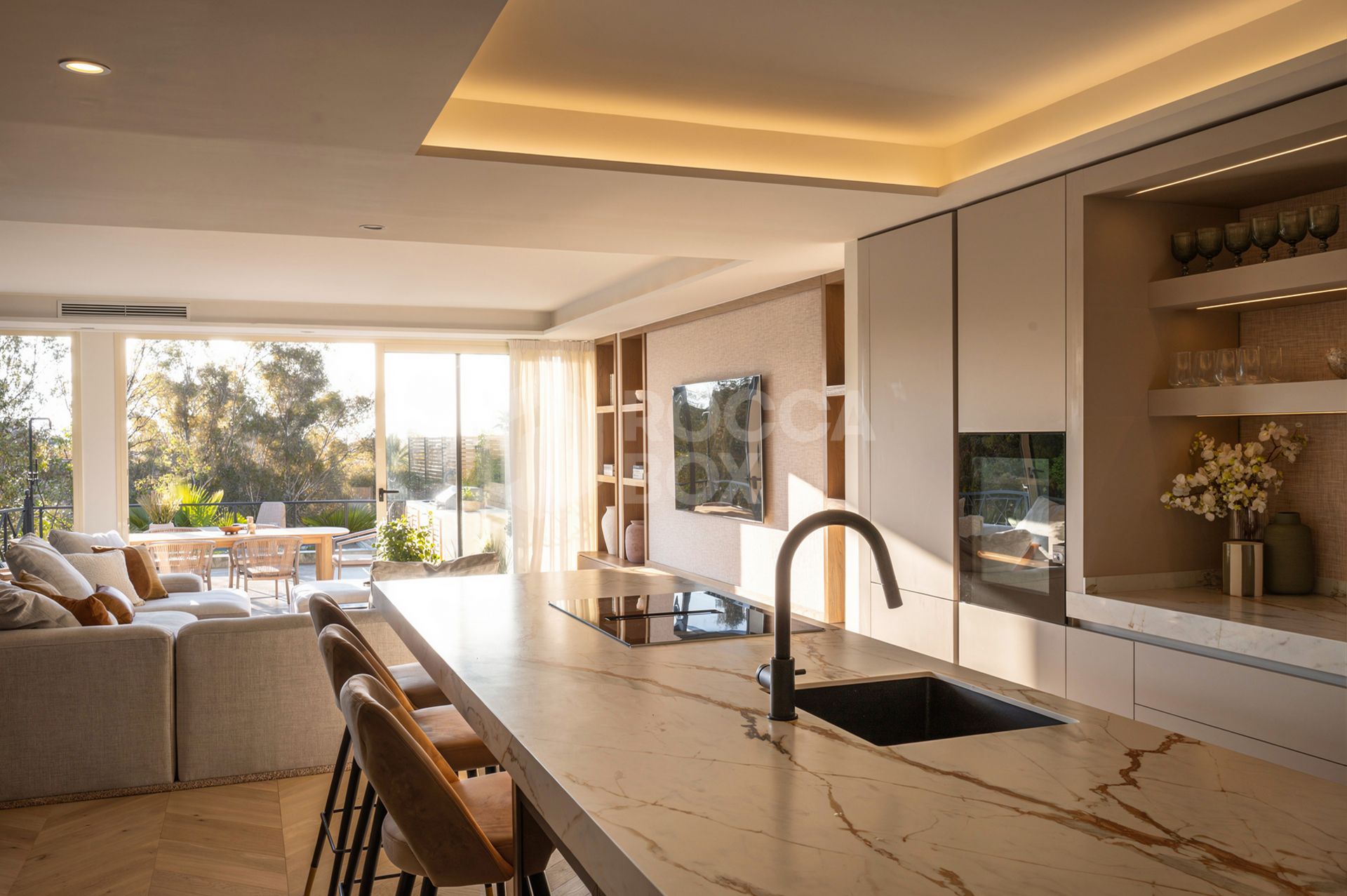 Apartment Vista Lago — Marbella Living with Panoramic Views