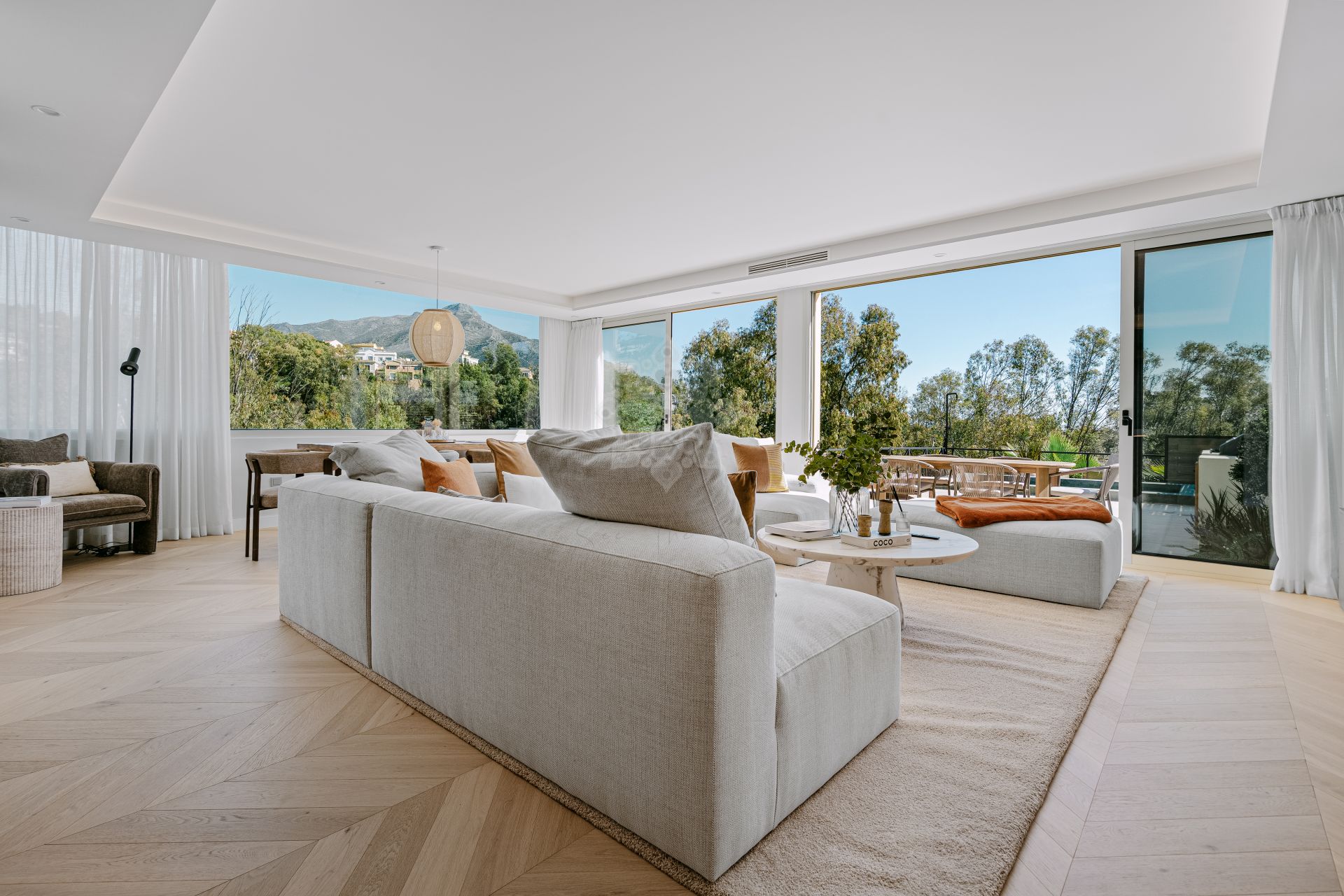 Ground Floor Apartment in Nueva Andalucia, Marbella