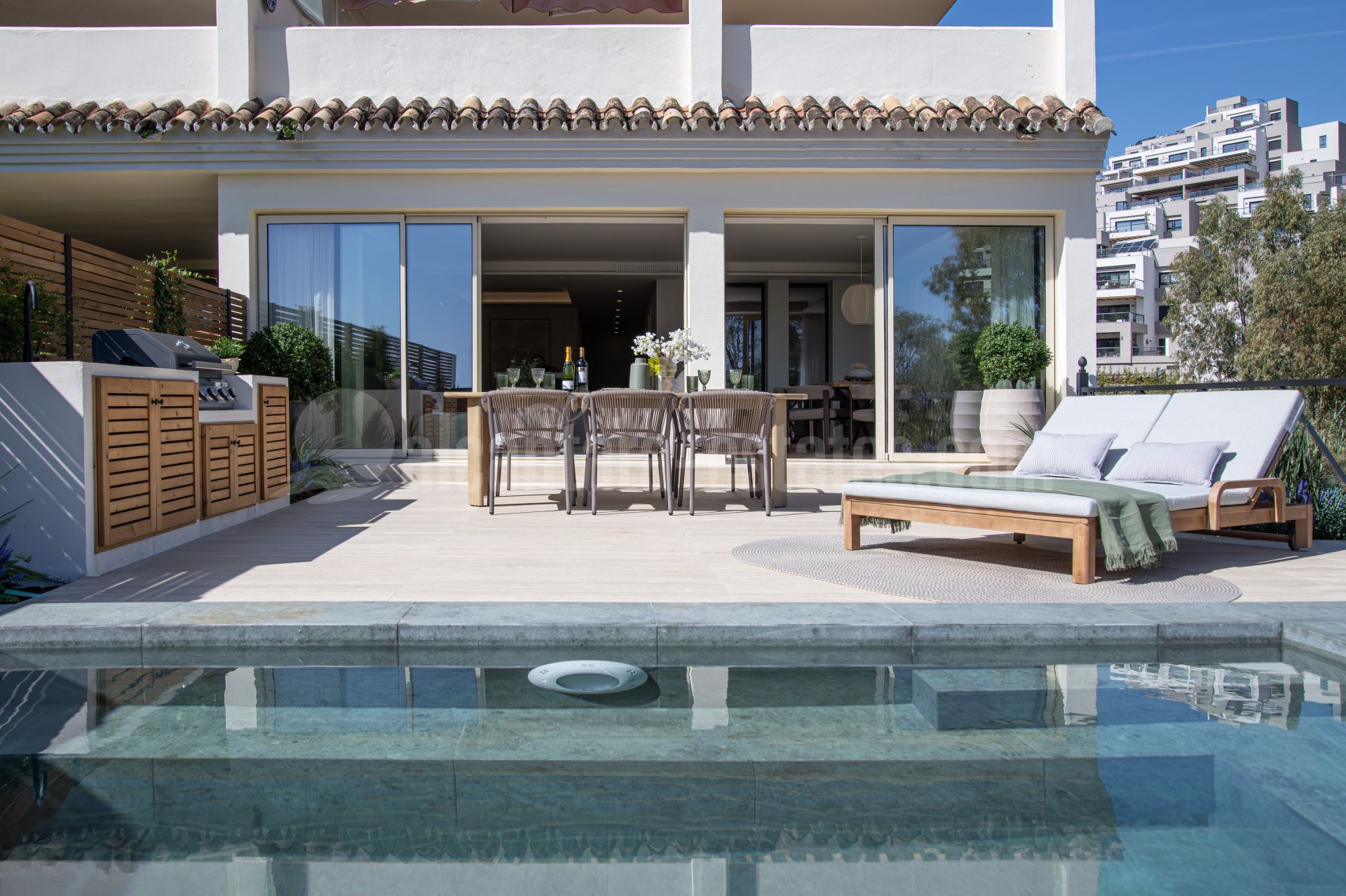 Ground Floor Apartment in Nueva Andalucia, Marbella