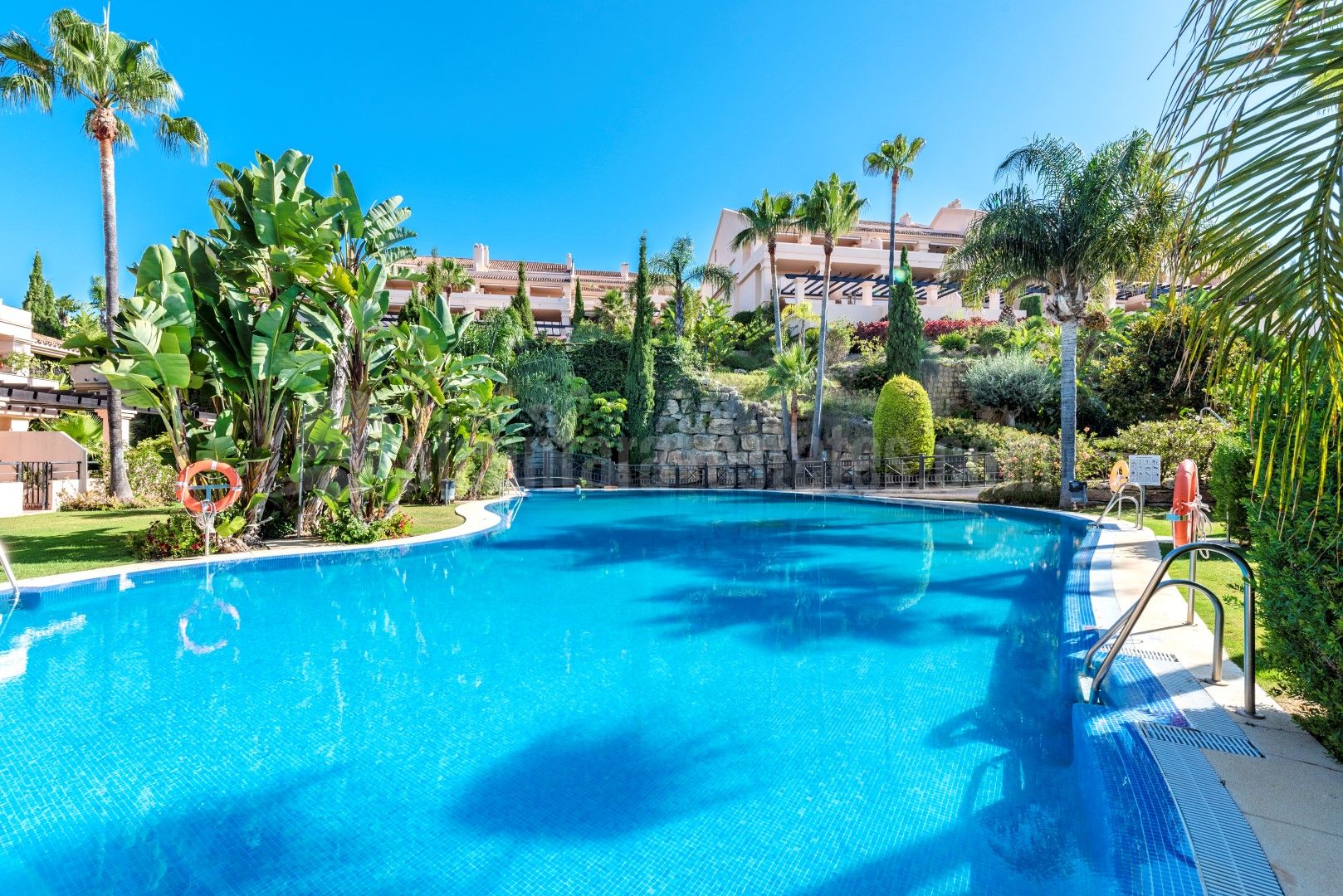 Apartamento Planta Baja en Nueva Andalucia, Marbella