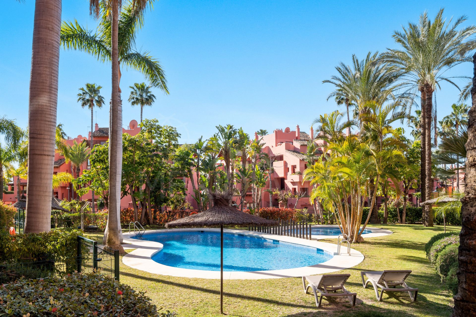 Duplex Penthouse in Beach Side New Golden Mile, Estepona