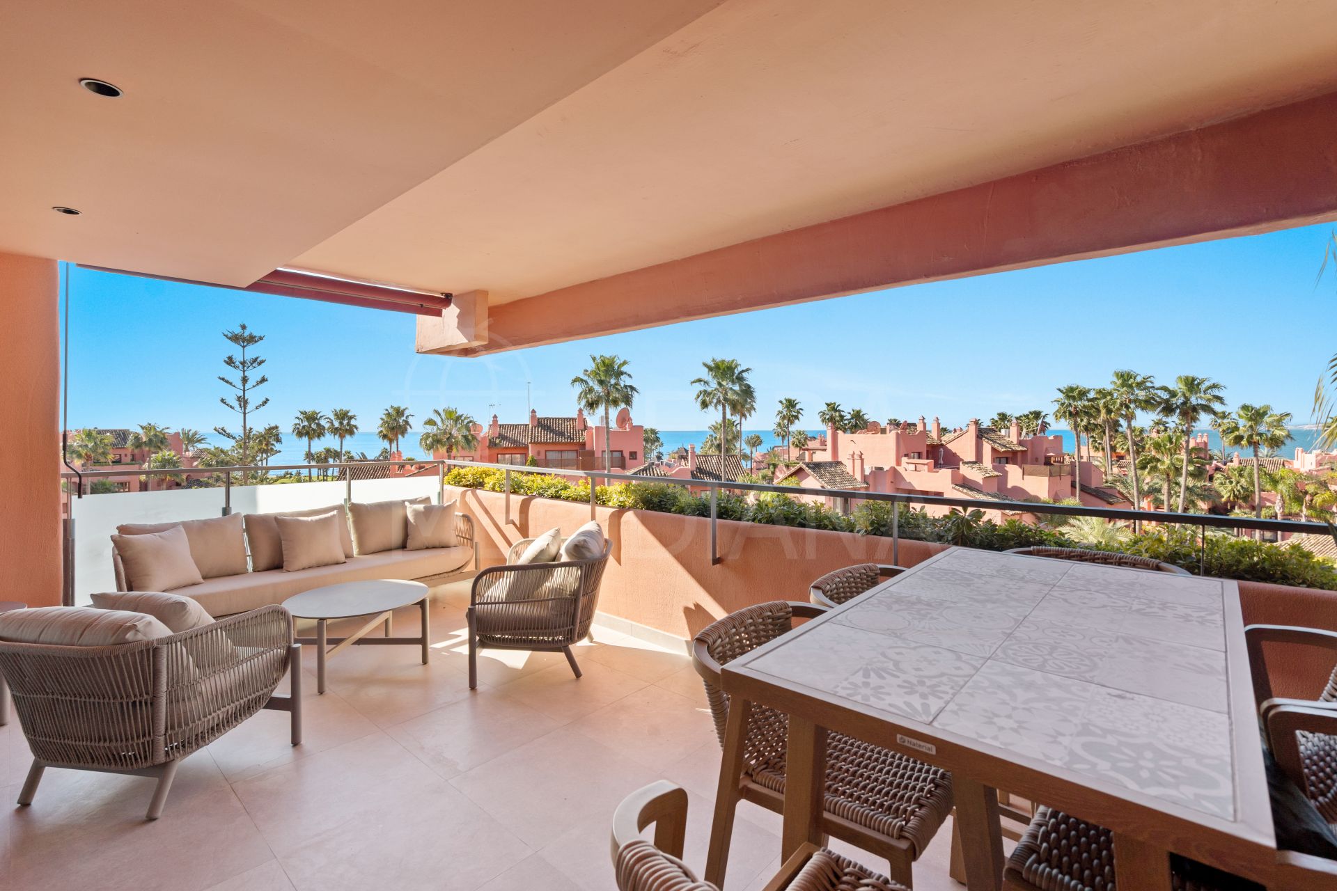 Duplex Penthouse in Beach Side New Golden Mile, Estepona