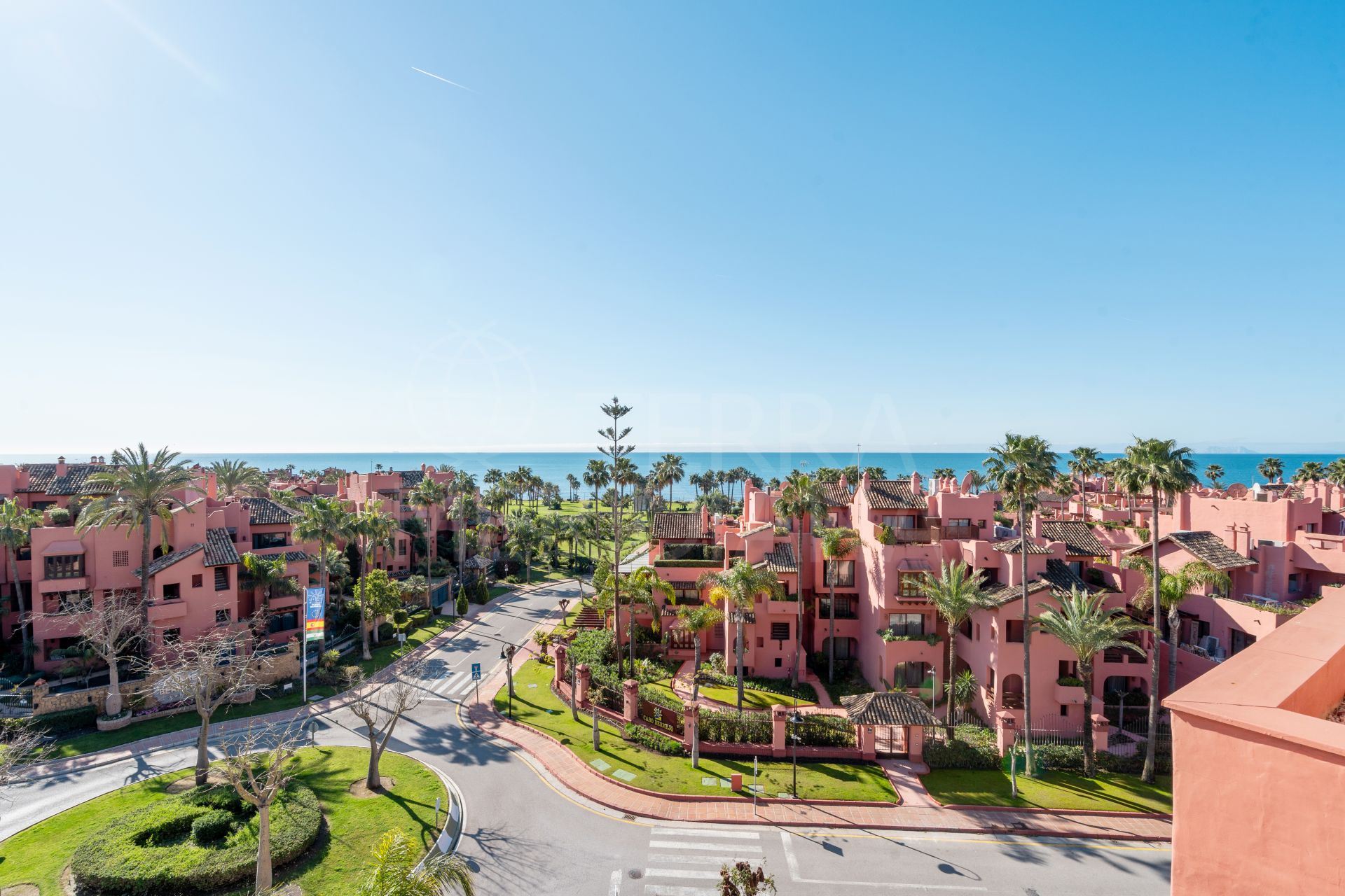 Duplex Penthouse in Beach Side New Golden Mile, Estepona