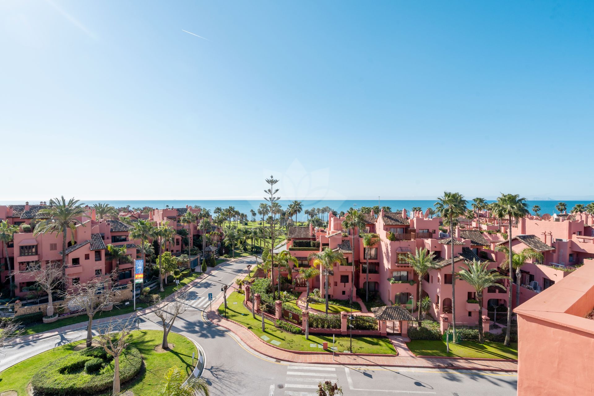 Duplex Penthouse in Beach Side New Golden Mile, Estepona