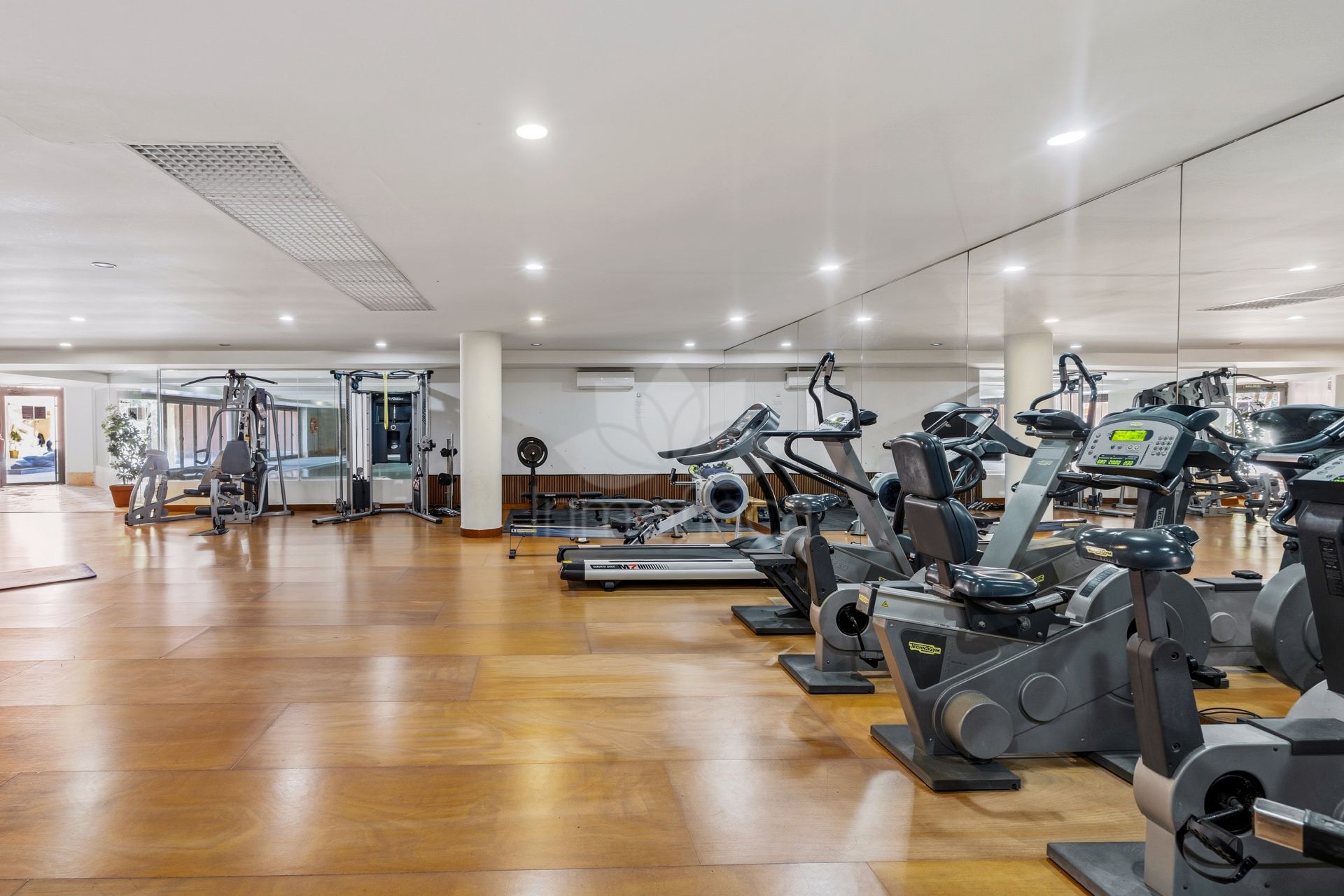 Duplex Penthouse in Beach Side New Golden Mile, Estepona