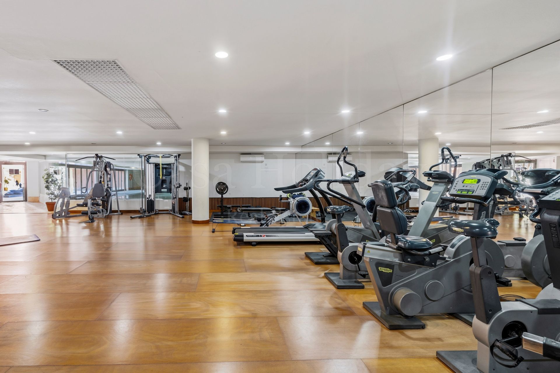 Duplex Penthouse in Beach Side New Golden Mile, Estepona