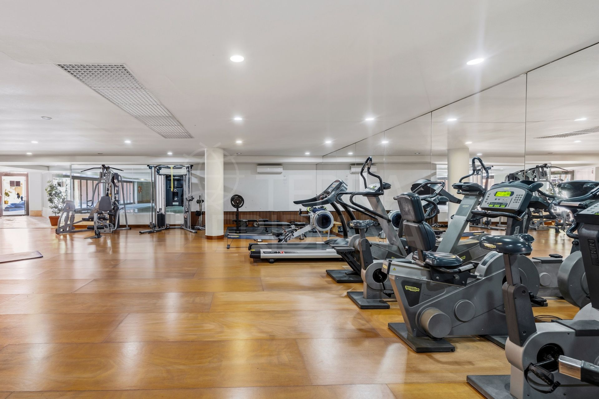 Duplex Penthouse in Beach Side New Golden Mile, Estepona