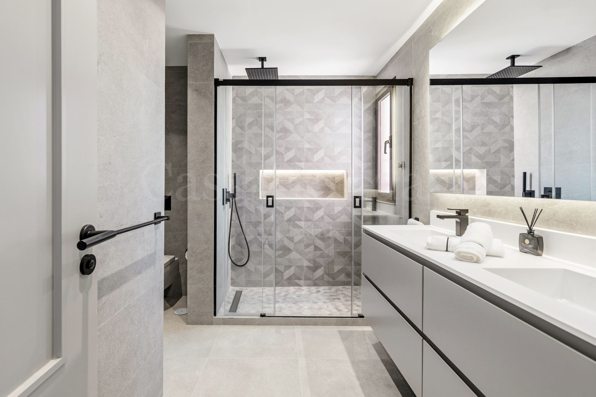 Duplex Penthouse in Beach Side New Golden Mile, Estepona