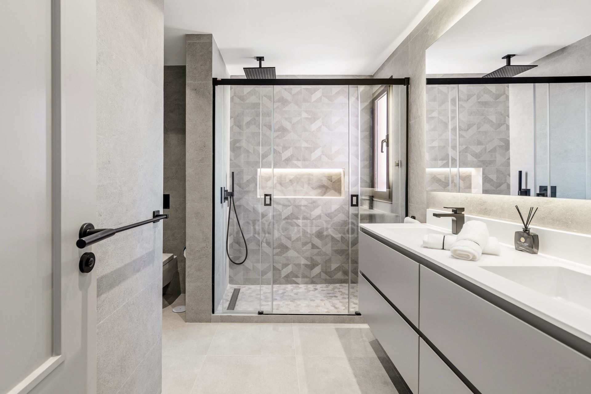 Duplex Penthouse in Beach Side New Golden Mile, Estepona