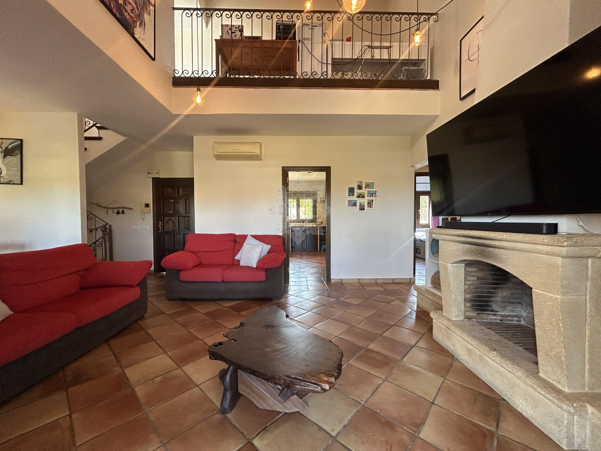 Villa in Guadalobon, Estepona