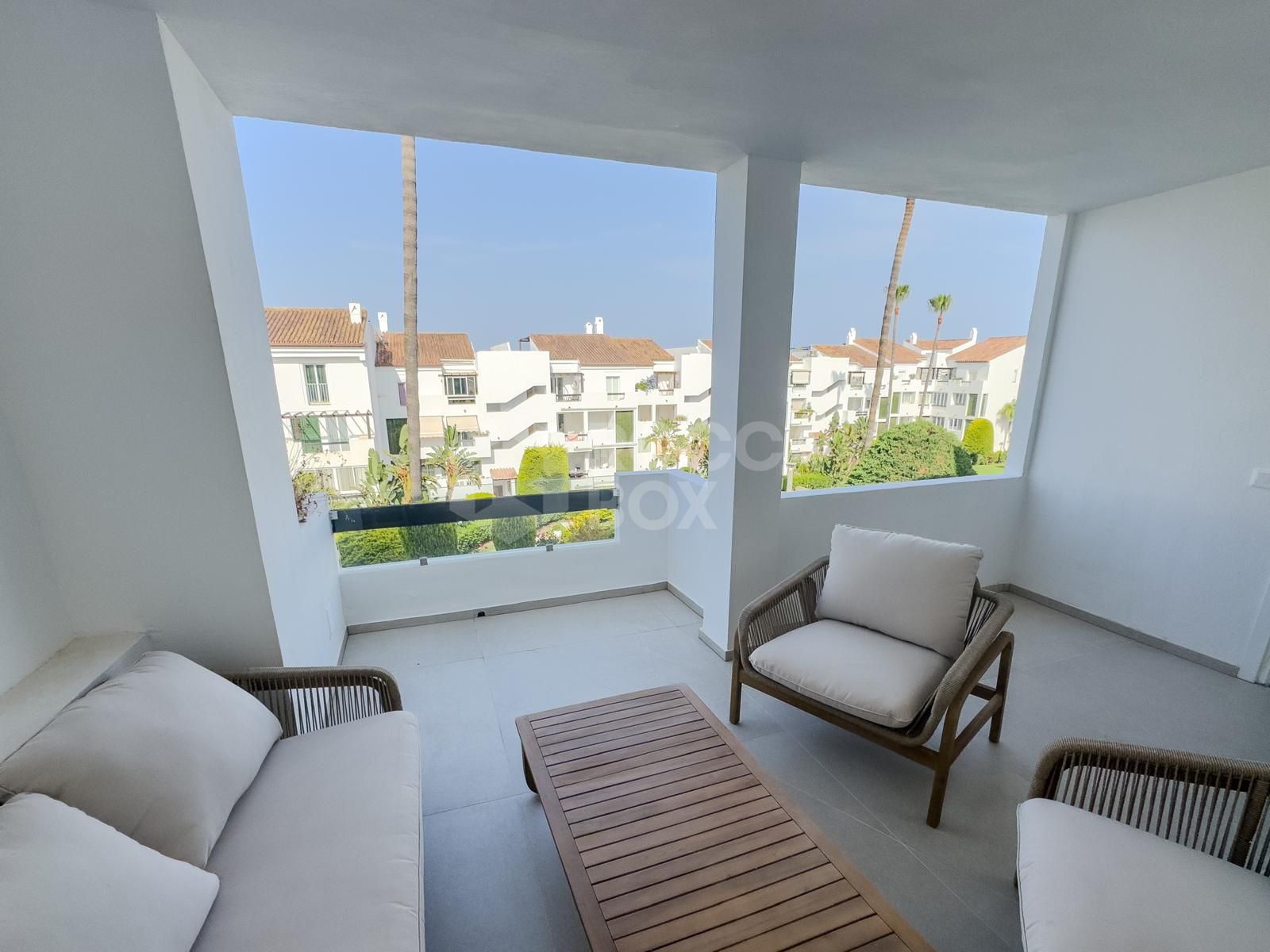 Elegant Fully Renovated Home (2025) with High-End Finishes and Spacious Terraces