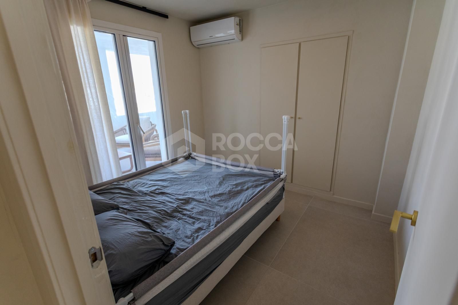 Elegant Fully Renovated Home (2025) with High-End Finishes and Spacious Terraces