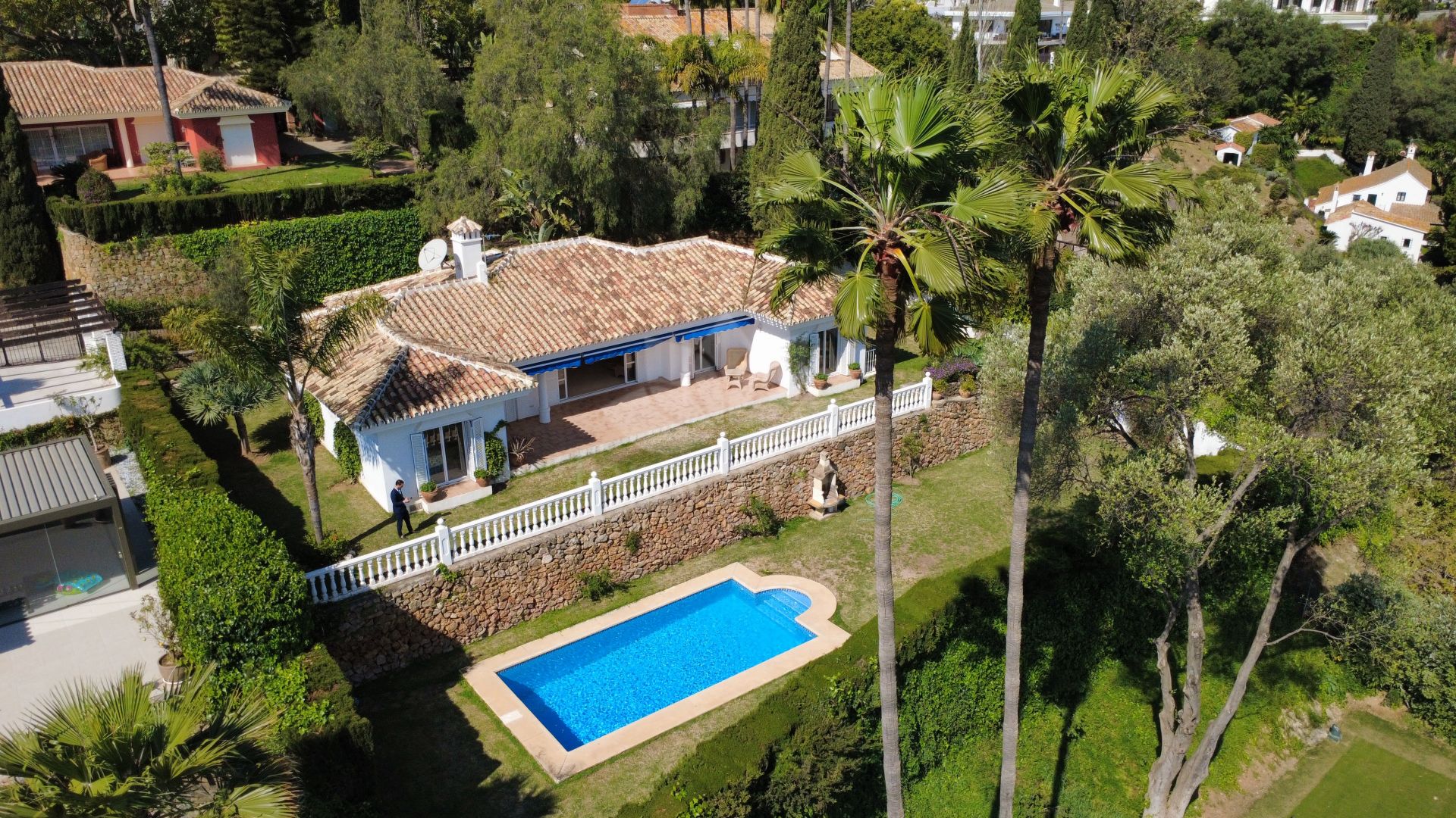 Villa en Rio Real Golf, Marbella