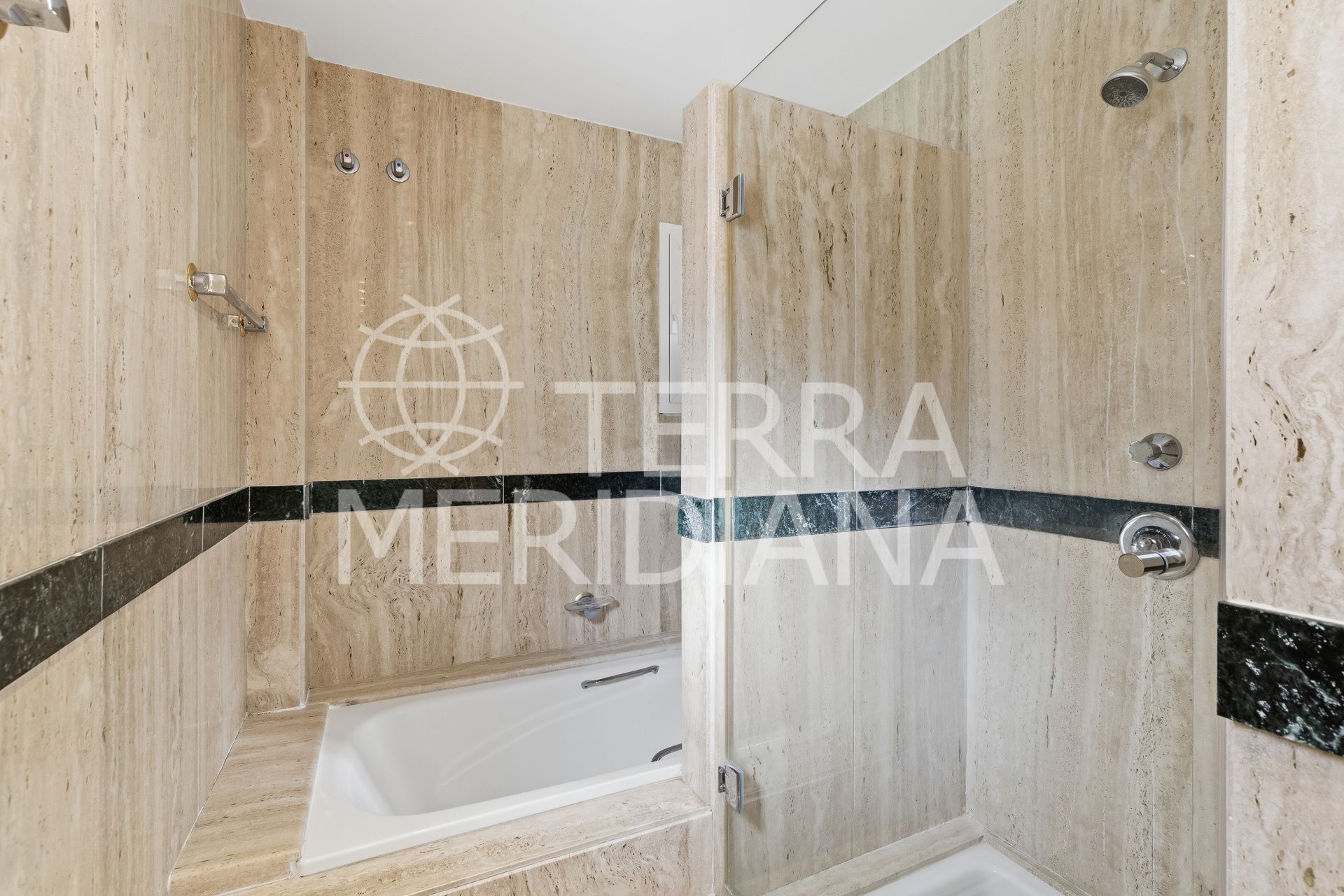 Villa in Rio Real Golf, Marbella