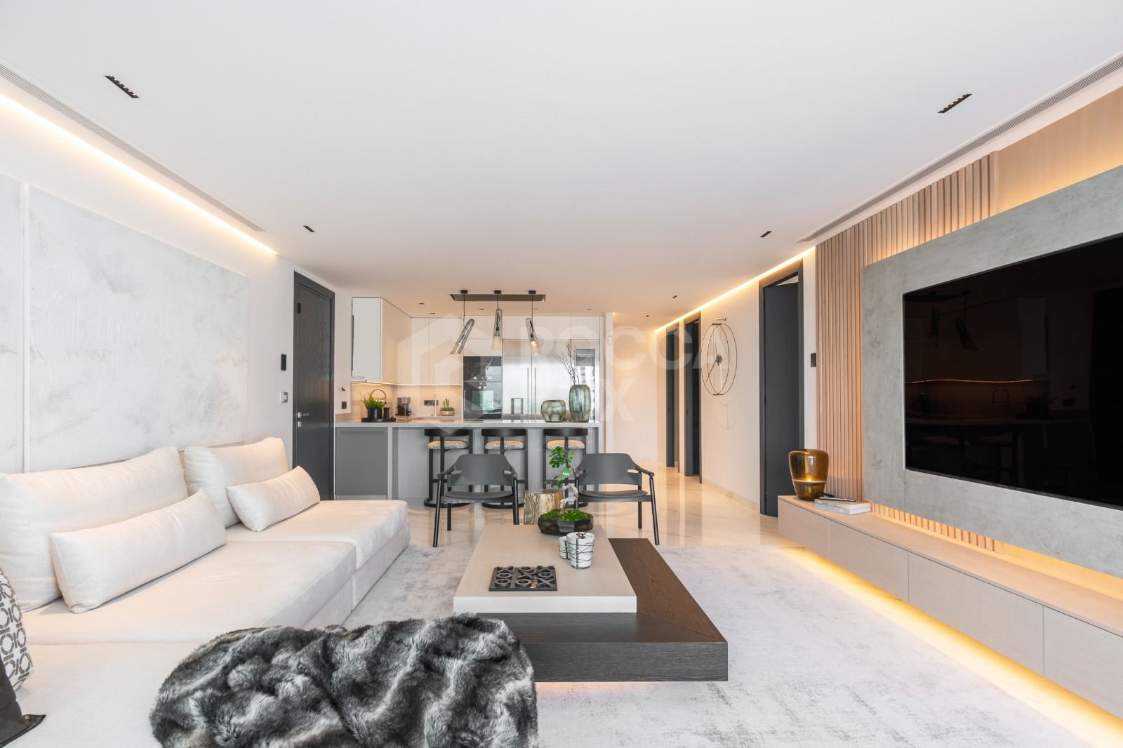 Luxury apartment front line Puerto Banus