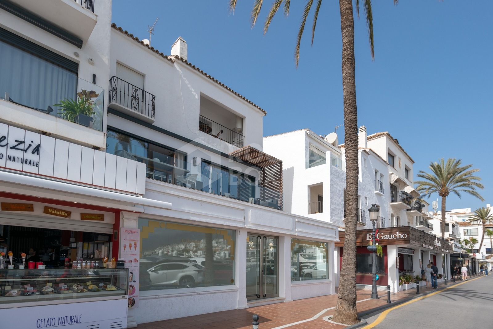 Luxury apartment front line Puerto Banus