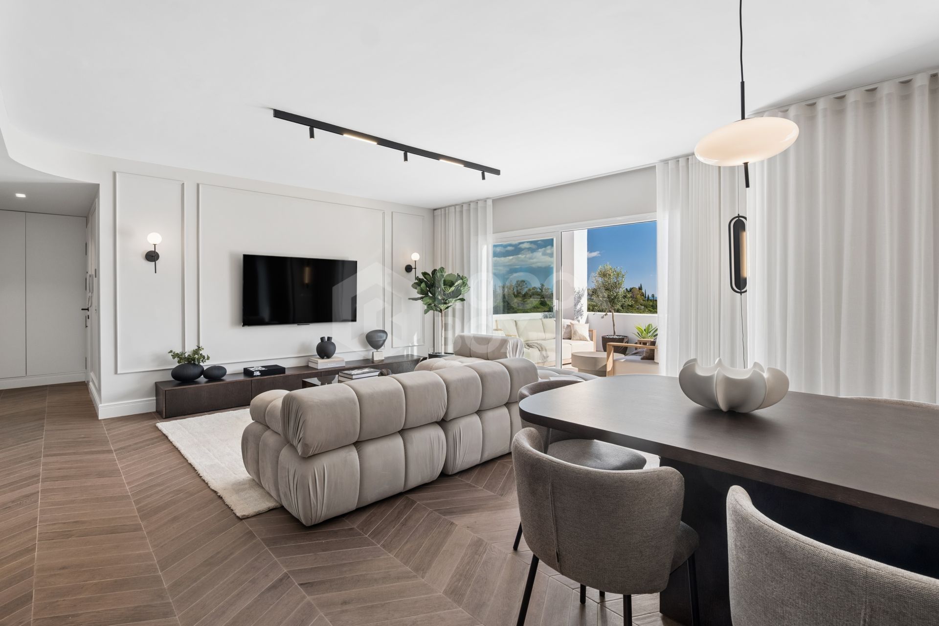 Vista Azul 4 - A Stylish Renovated 3-Bedroom South-Facing Penthouse with Stunning Sea & Mountain Views